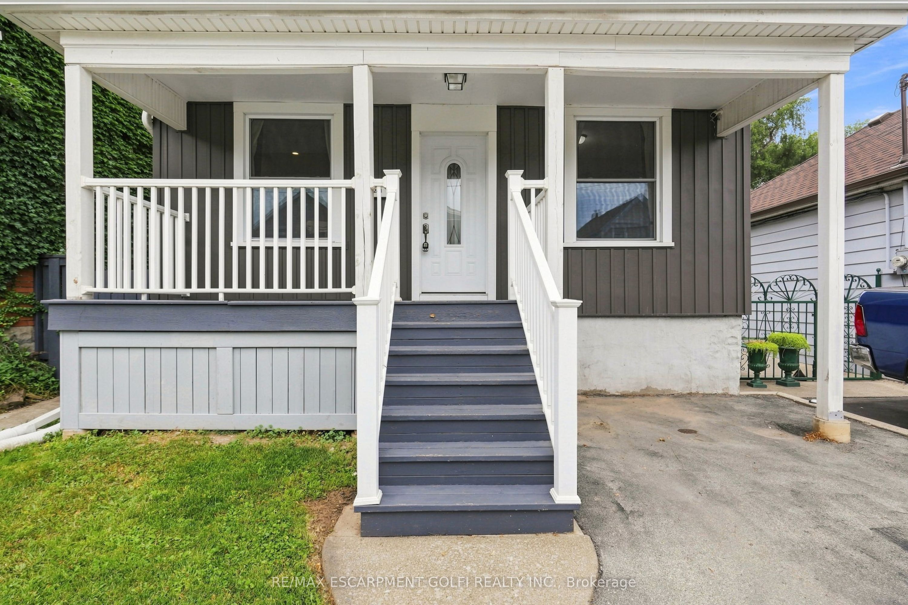 241 Rosslyn Avenue N, Hamilton, ON L8L 7P9 photo 3