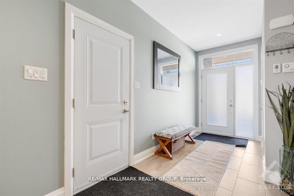 250 Richardson Avenue, Woodroffe, ON K2B 5G6 photo 4