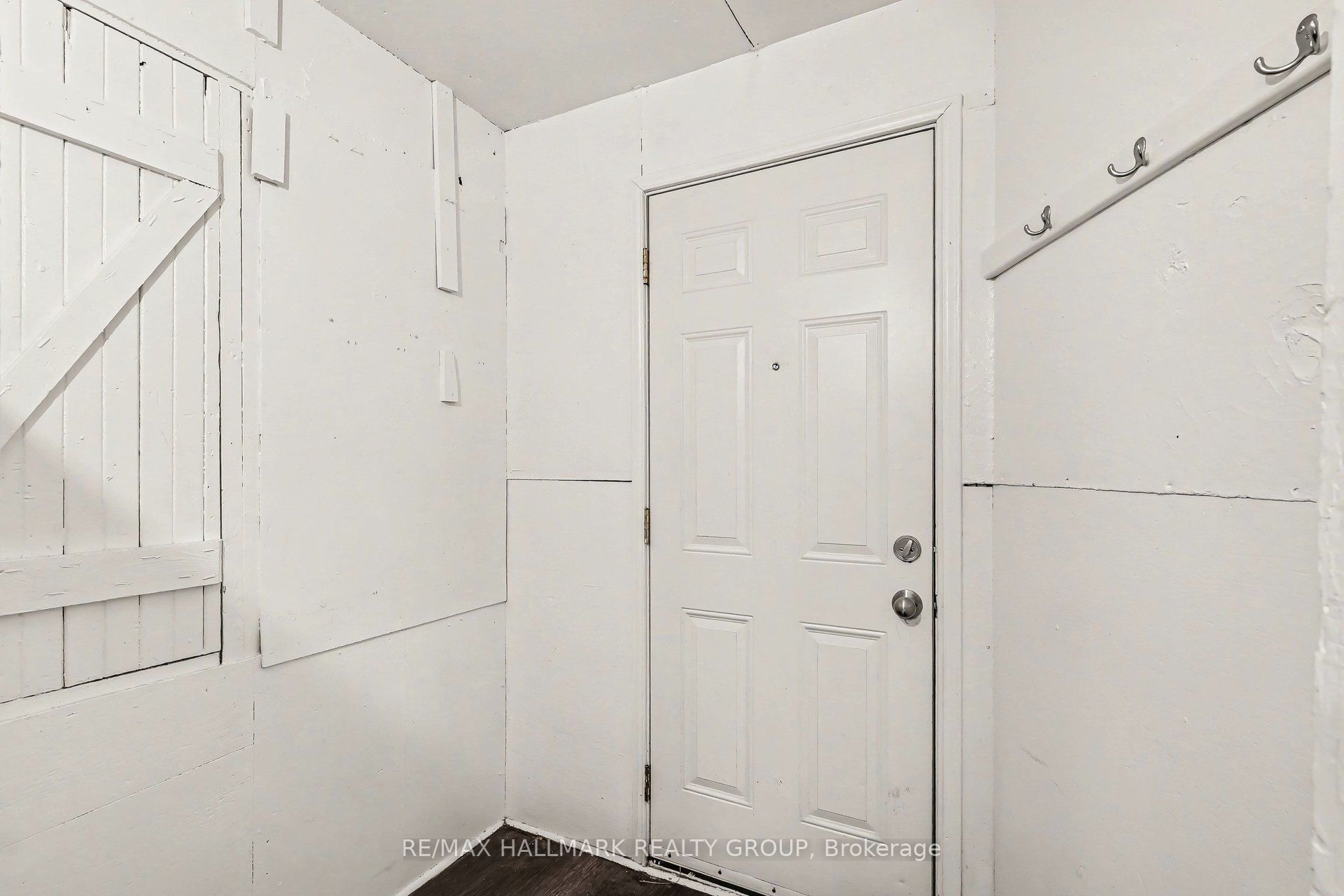 64 COBOURG Street 2, Lower Town - Sandy Hill, ON K1N 8G8 photo 3