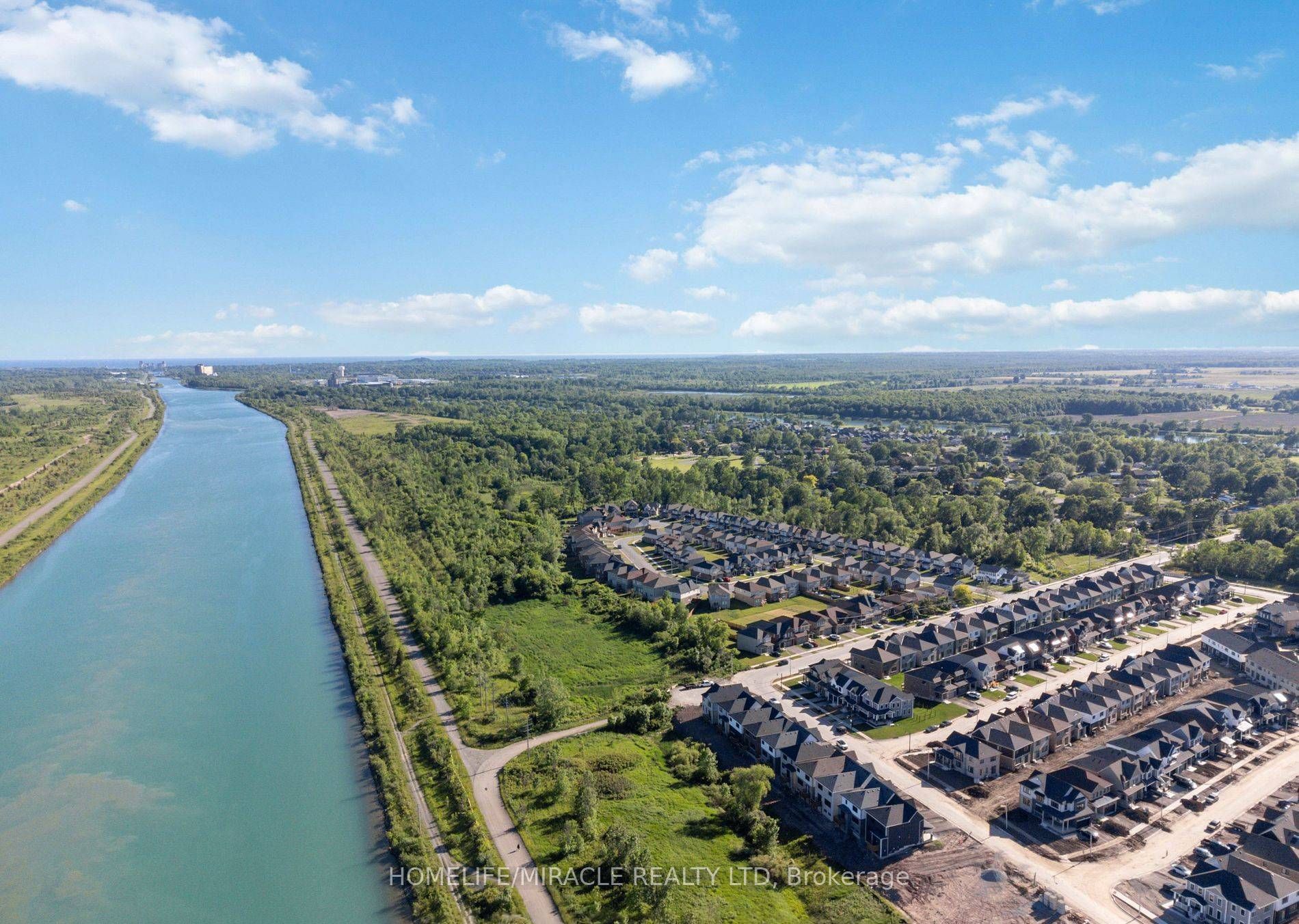 66 Aviron Crescent, Welland, ON L3B 0M3 photo 2