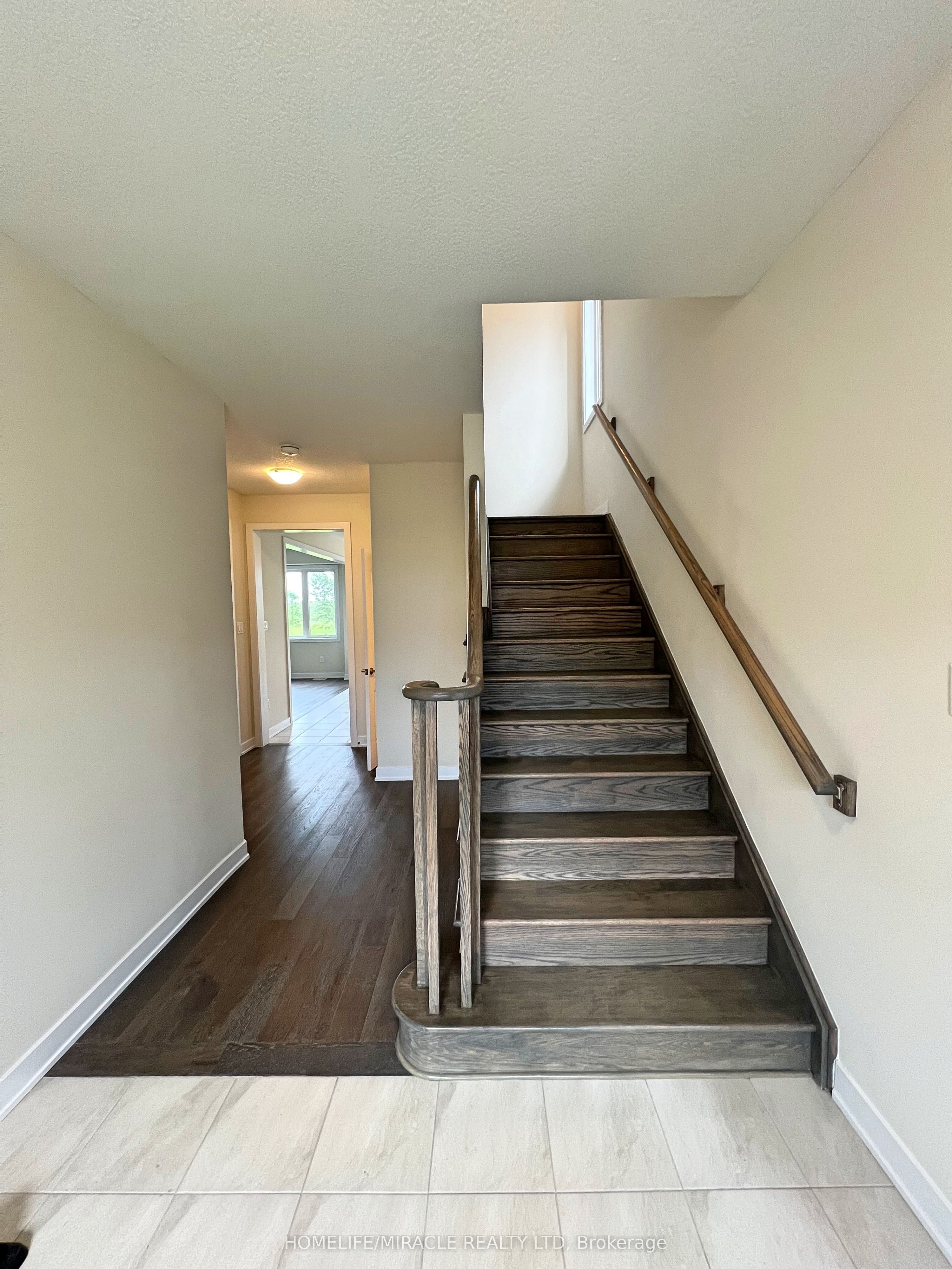 66 Aviron Crescent, Welland, ON L3B 0M3 photo 4