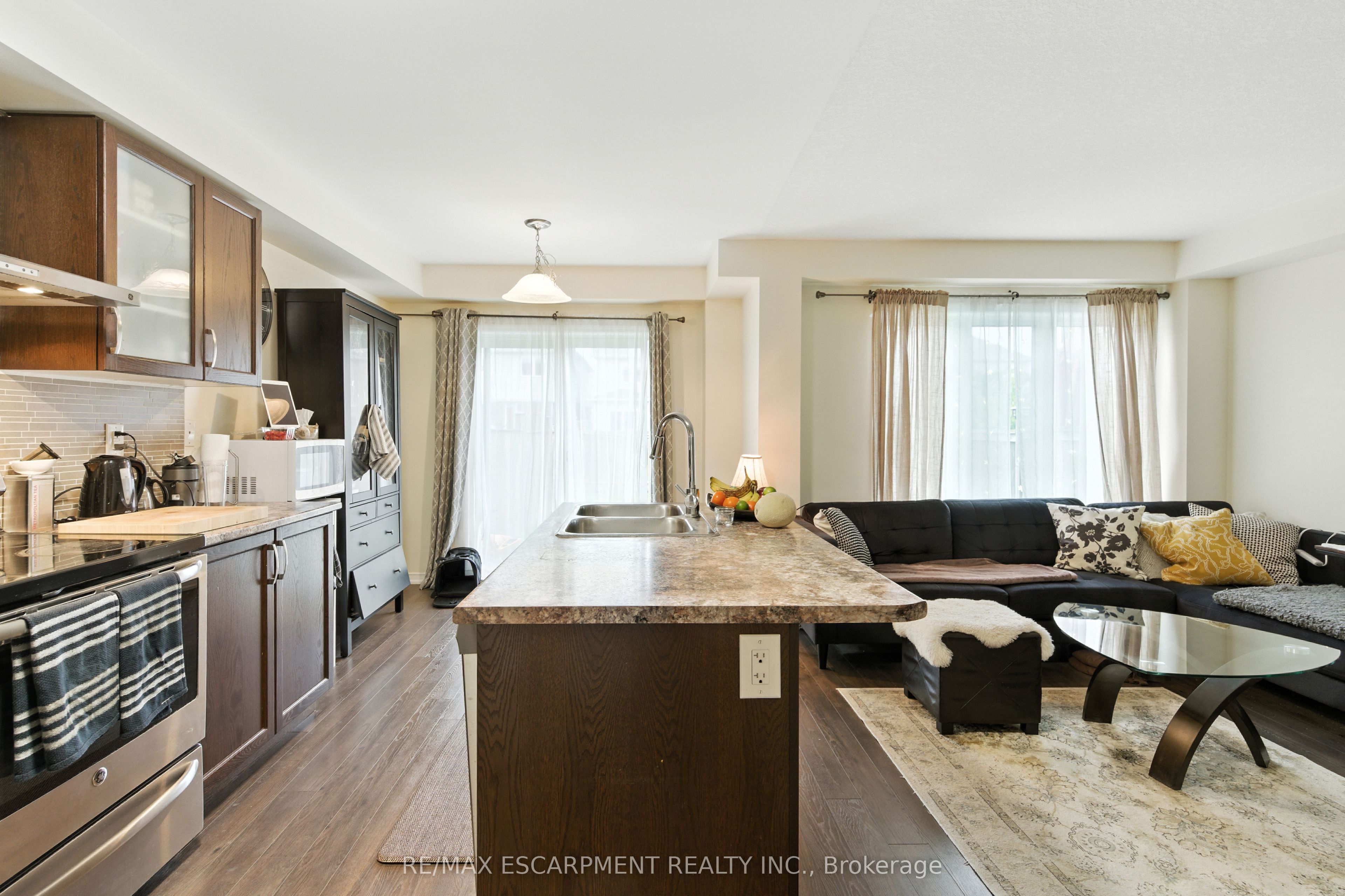 245 Powell Road, Brantford, ON N3T 0J3 photo 4