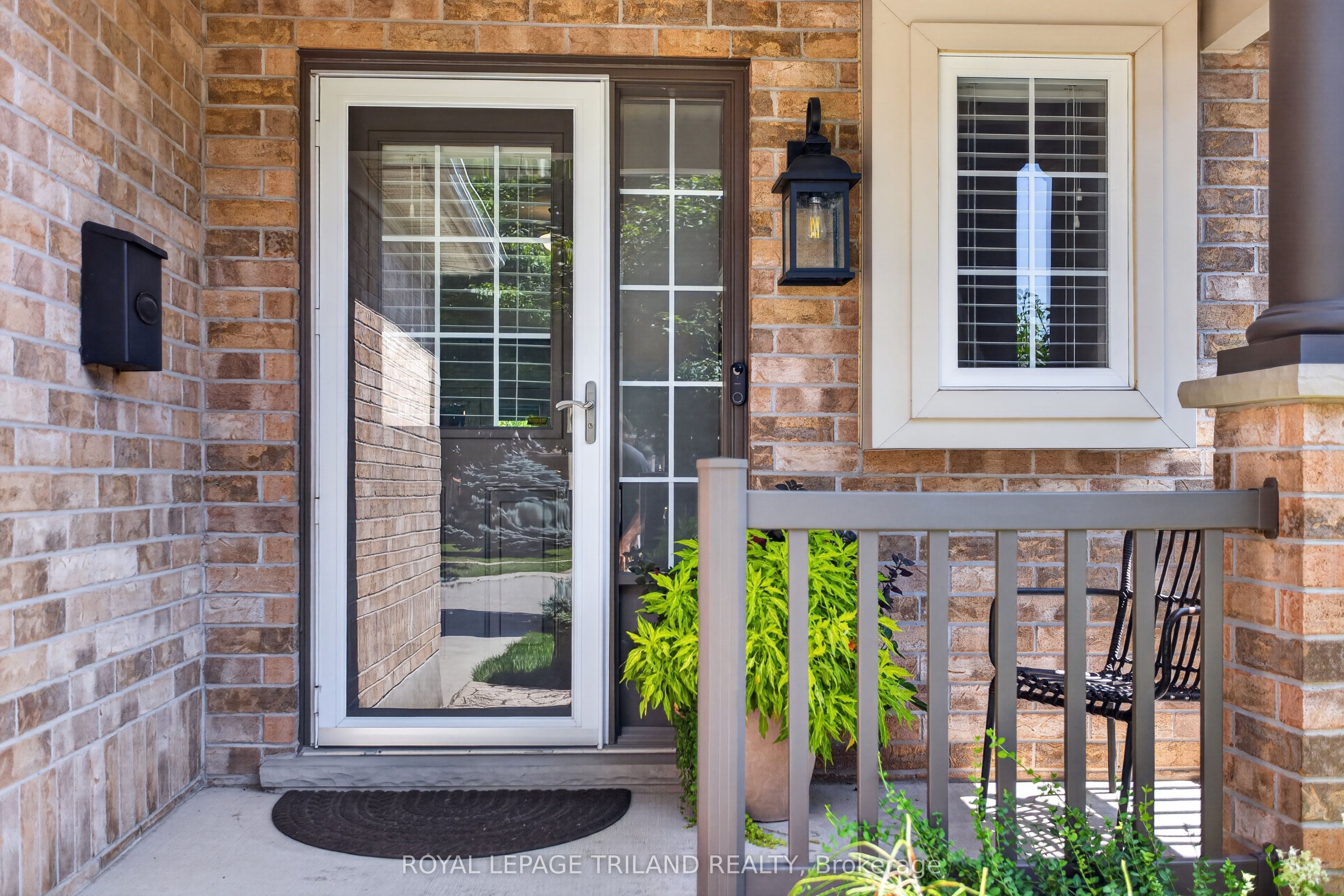 98 Rossmore Court, London South, ON N6C 6B8 photo 3