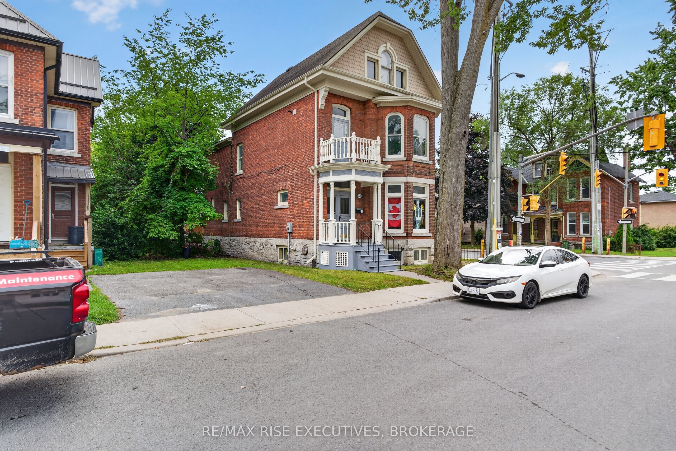 229 Alfred Street, Kingston, ON K7L 3S1 photo 2
