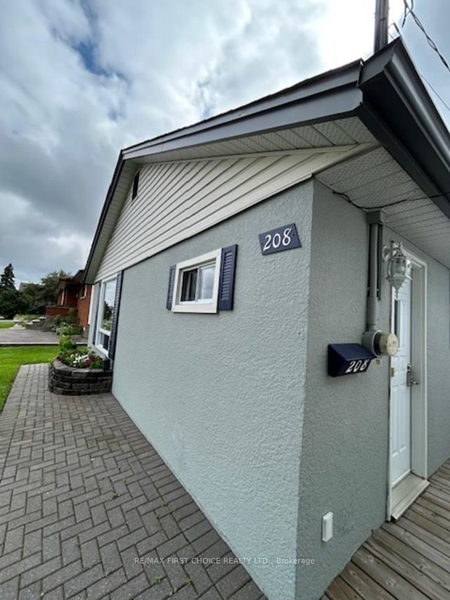 208 Gordon Street, Thunder Bay, ON P7E 4T3 photo 3
