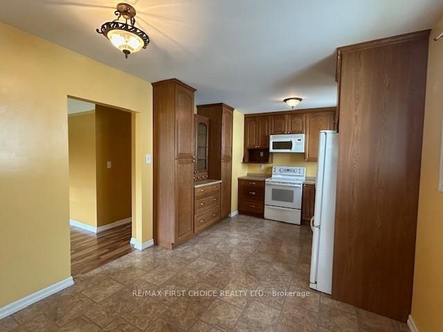 208 Gordon Street, Thunder Bay, ON P7E 4T3 photo 5