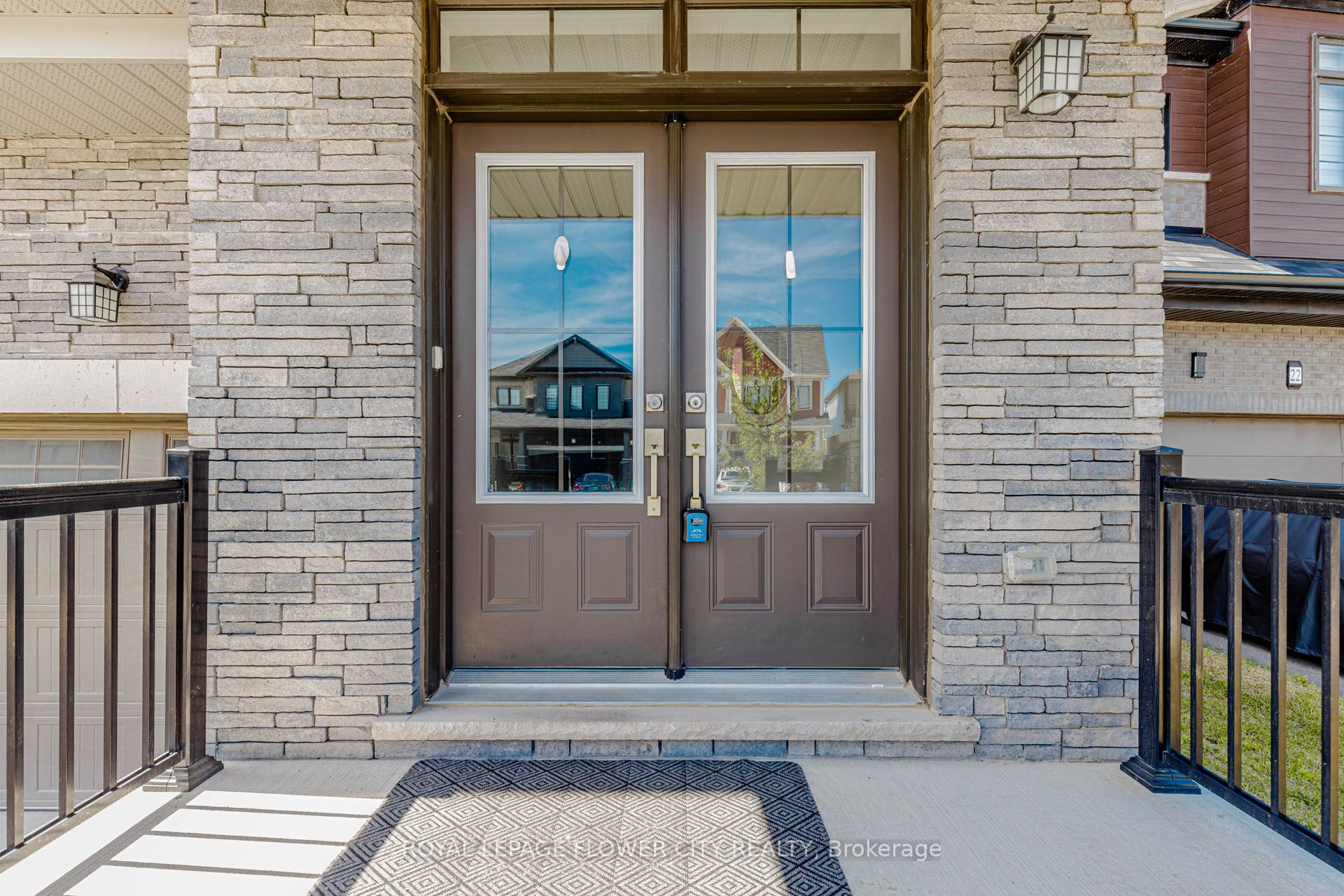 18 Santo Court, Woolwich, ON N0B 1M0 photo 3