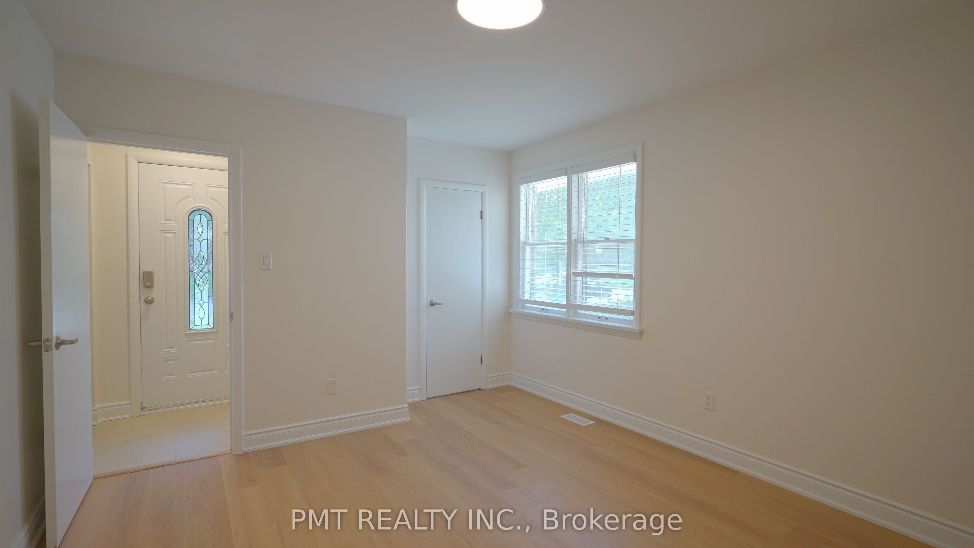 143 Elgin Crescent, Waterloo, ON N2J 2S5 photo 2