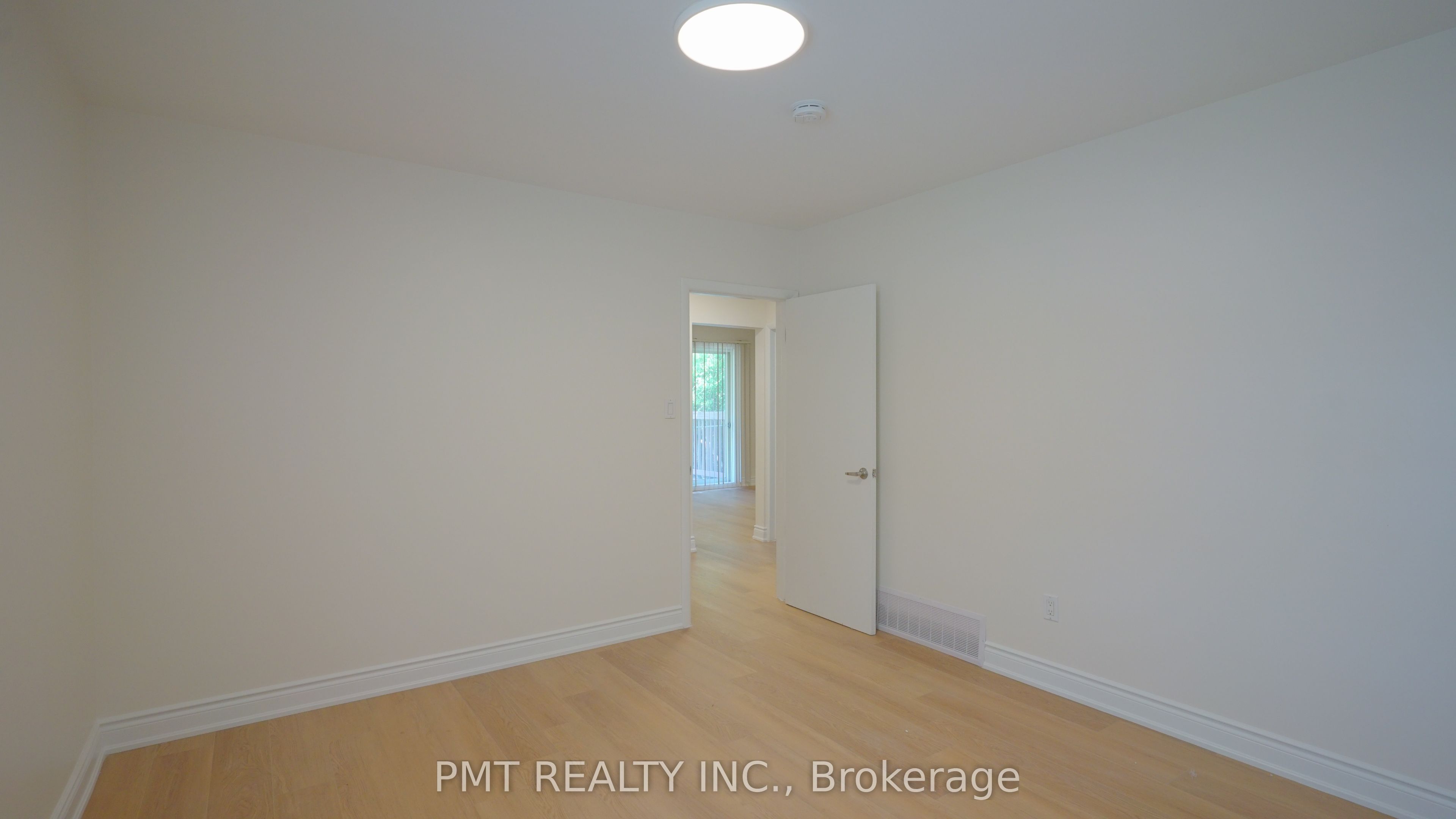 143 Elgin Crescent, Waterloo, ON N2J 2S5 photo 4