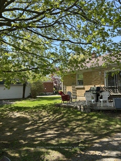 28 Dieppe Drive, St. Thomas, ON N5R 4G7 photo 2