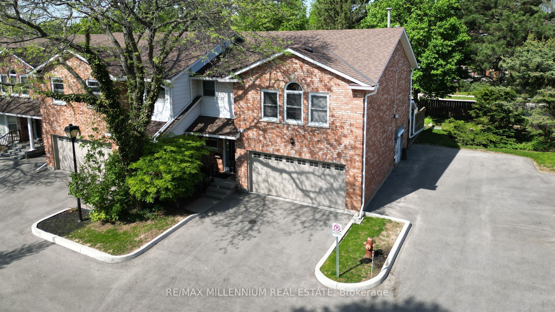 230 Meadowbrook Drive 11, Hamilton, ON L9G 4V2 photo 2