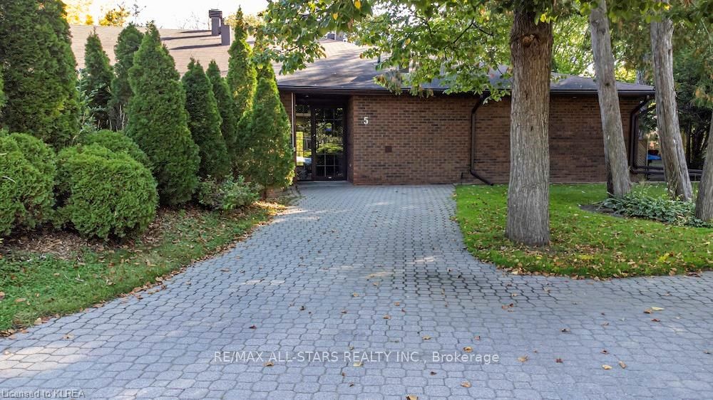 200 East Street S 501, Kawartha Lakes, ON K0M 1A0 photo 3