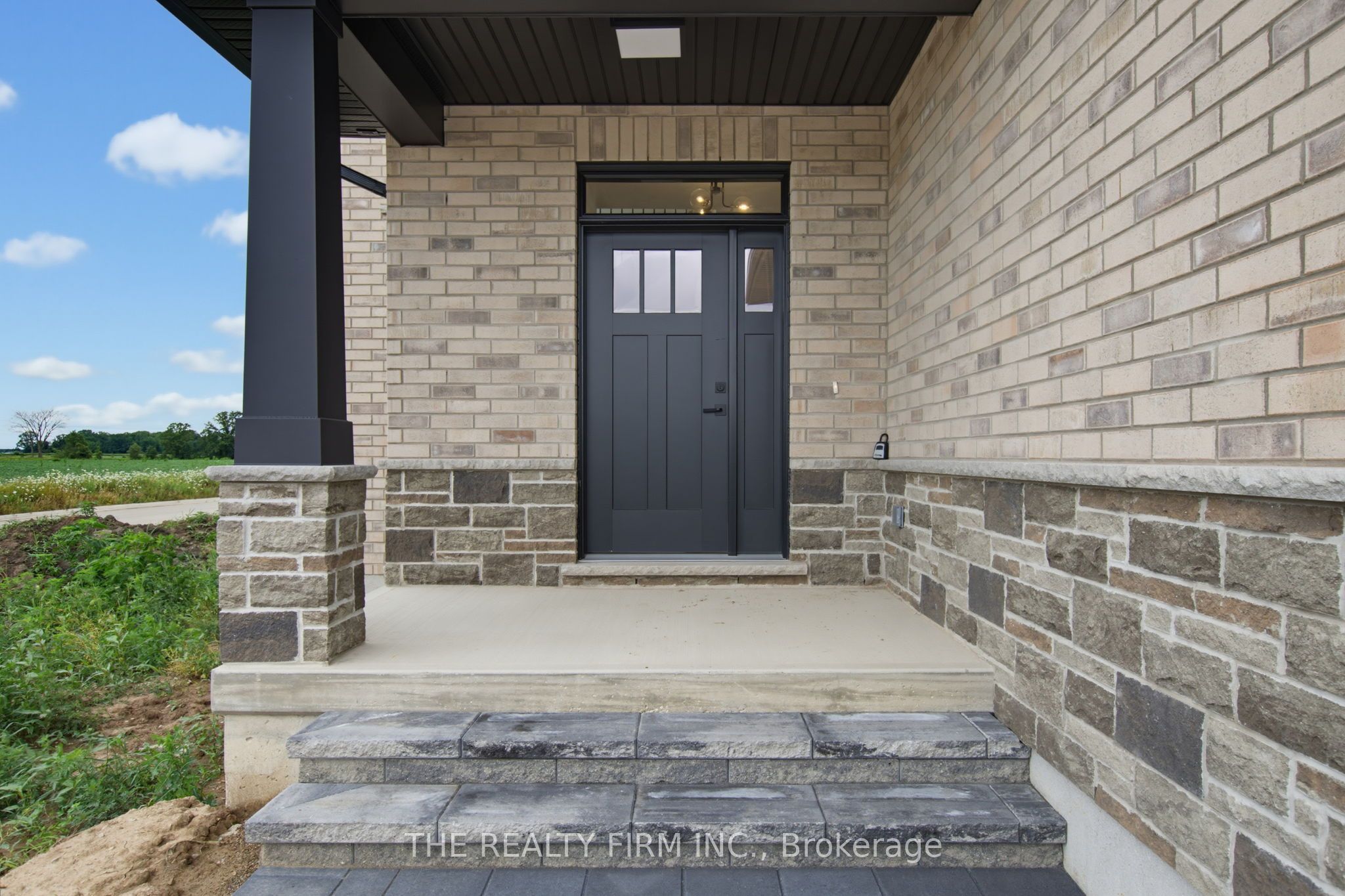 291 Elizabeth Street, Southwest Middlesex, ON N0L 1M0 photo 2