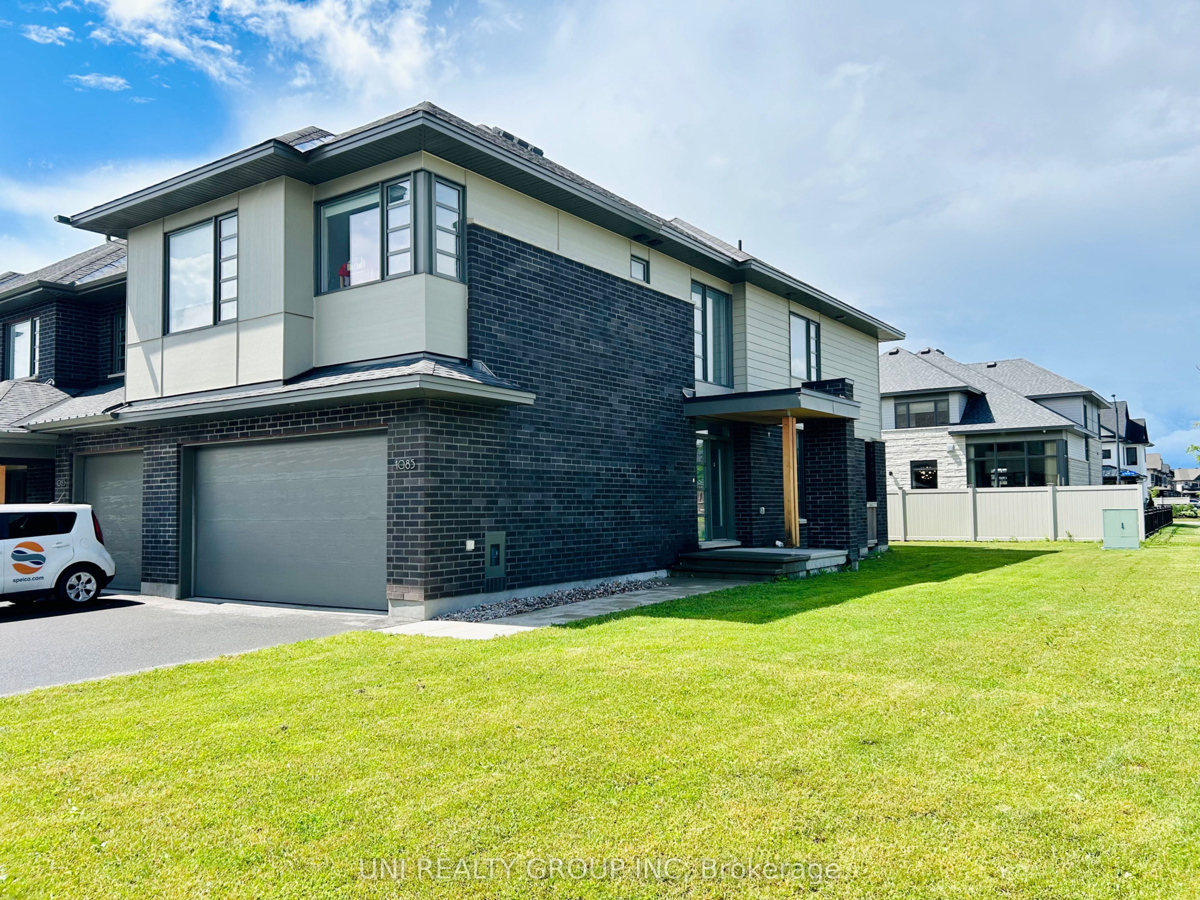 1085 LUNAR GLOW Crescent, Blossom Park - Airport and Area, ON K4M 0J9