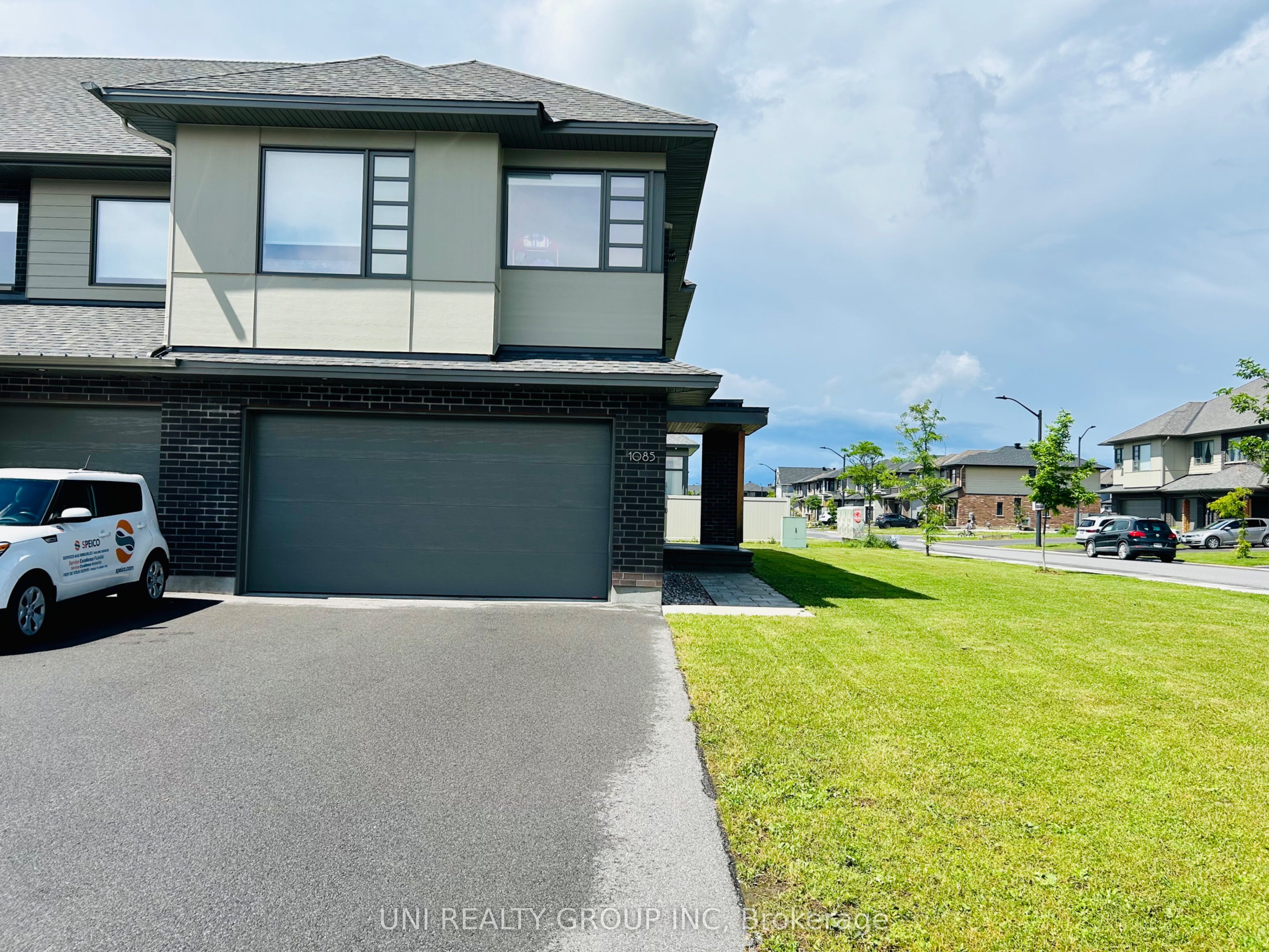 1085 LUNAR GLOW Crescent, Blossom Park - Airport and Area, ON K4M 0J9 photo 2