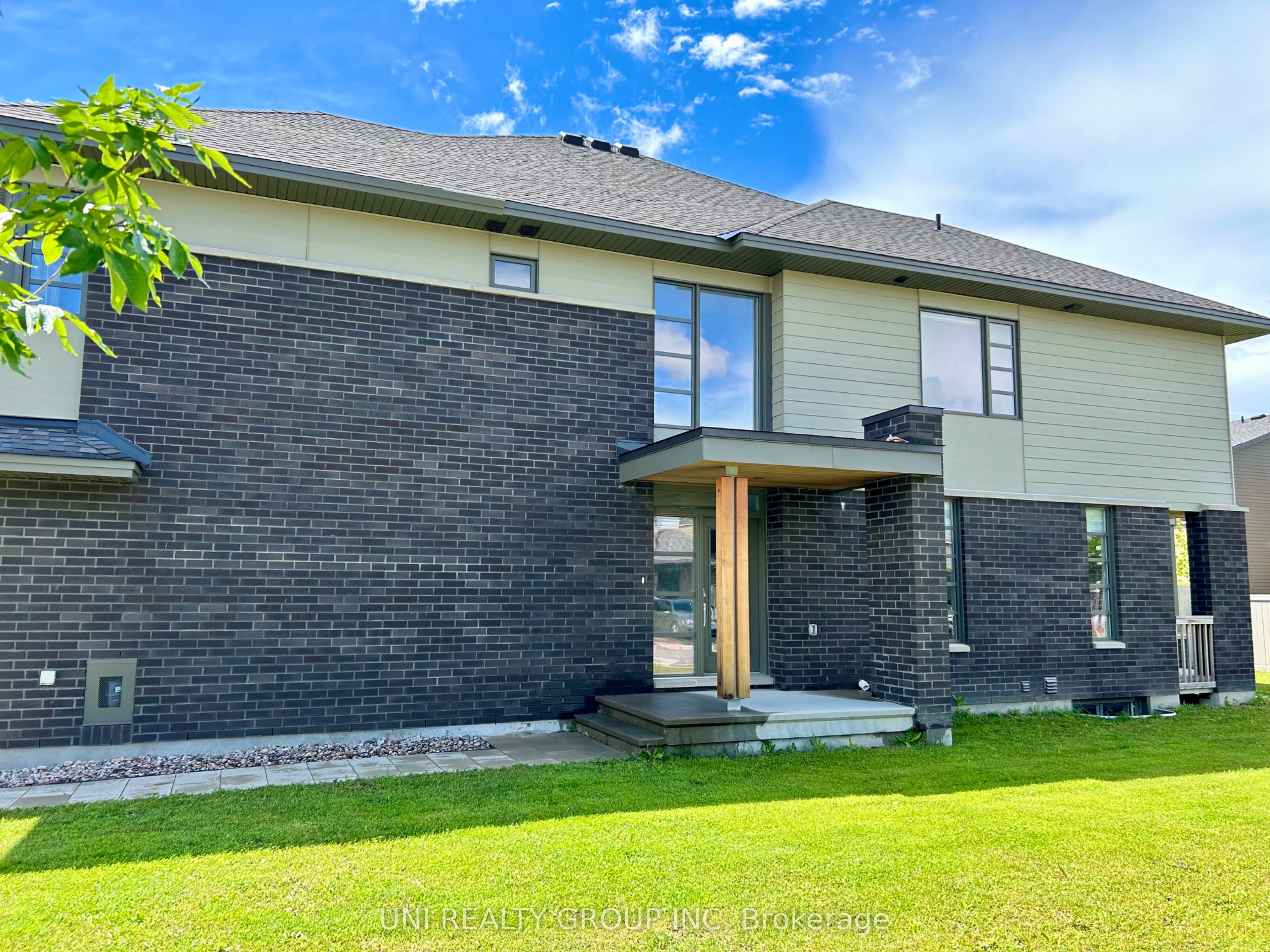 1085 LUNAR GLOW Crescent, Blossom Park - Airport and Area, ON K4M 0J9 photo 3