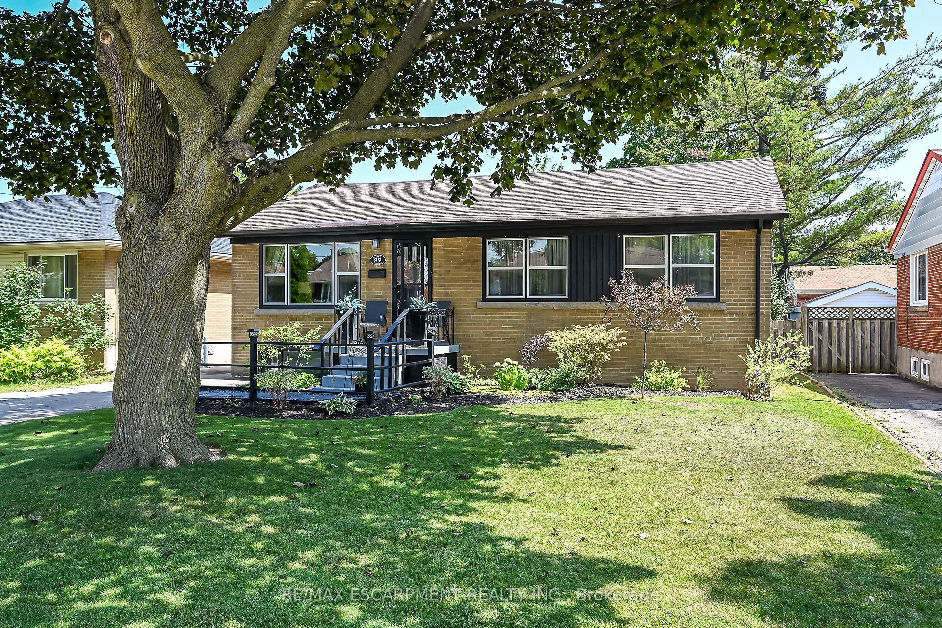 89 Wise Crescent, Hamilton, ON L8T 2L7 photo 3