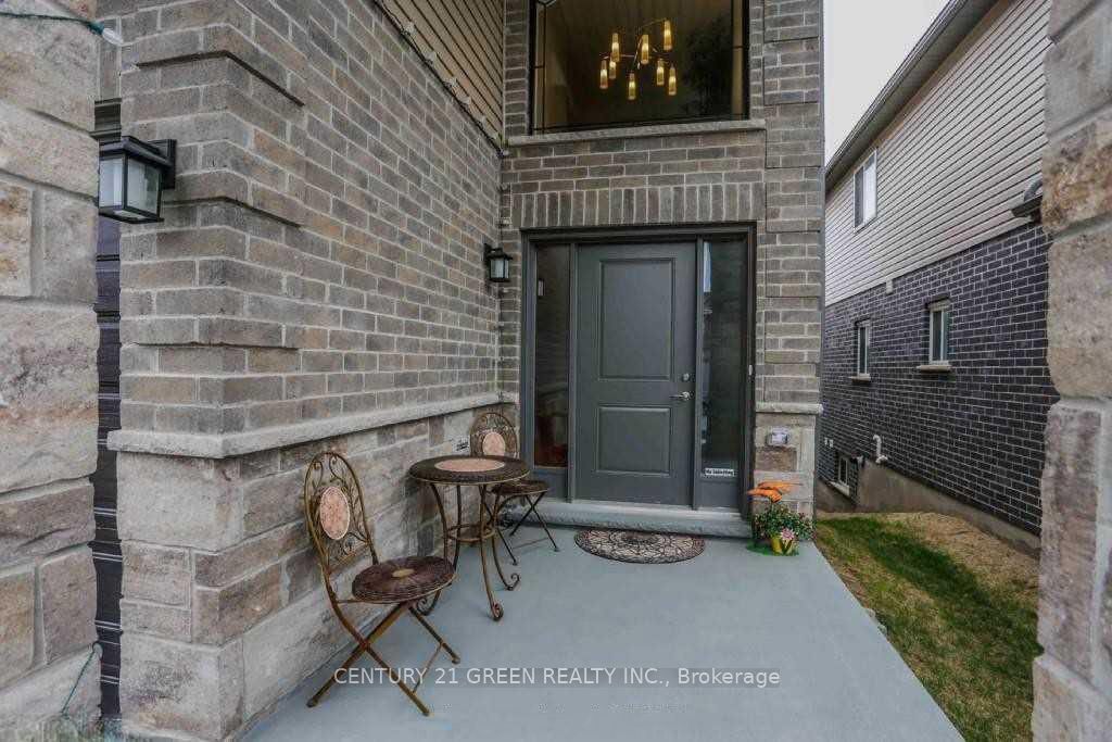 1221 Gough Road Upper Level, London North, ON N5X 0H2 photo 2