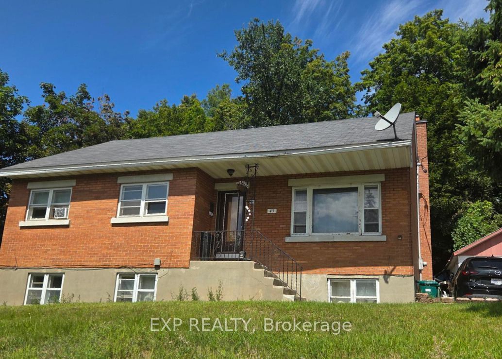 43 Lavergne Street, Vanier and Kingsview Park, ON K1L 5E9 photo 2