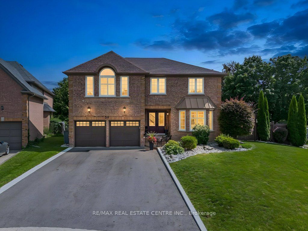 39 Falcon Court, Cambridge, ON N1T 1P2