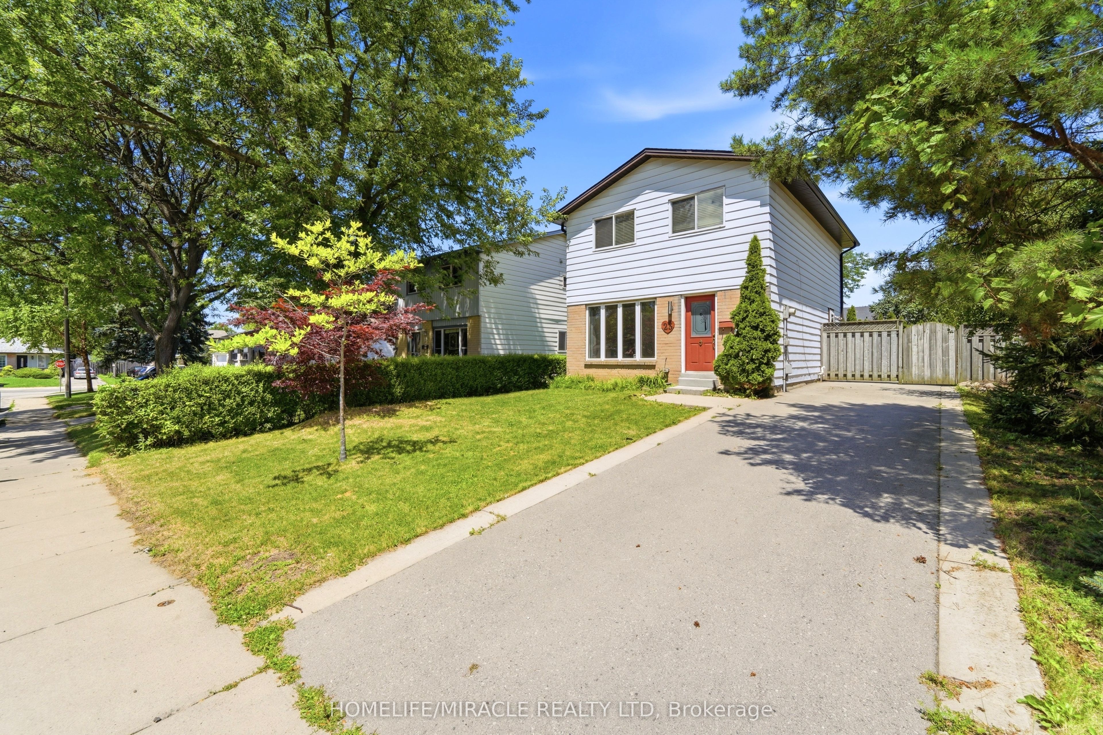 23 Heatherdale Place, Hamilton, ON L9C 6K7 photo 2