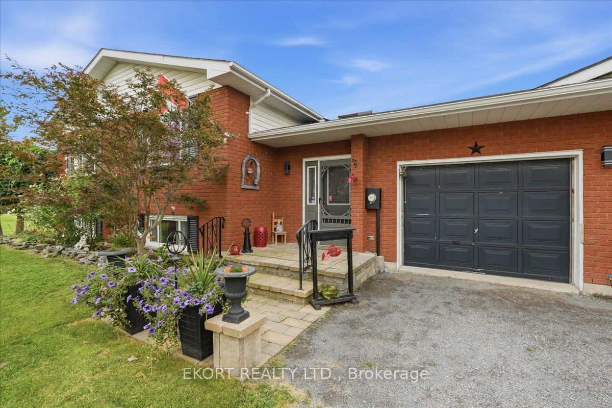 2433 62 Highway, Prince Edward County, ON K0K 1G0 photo 4