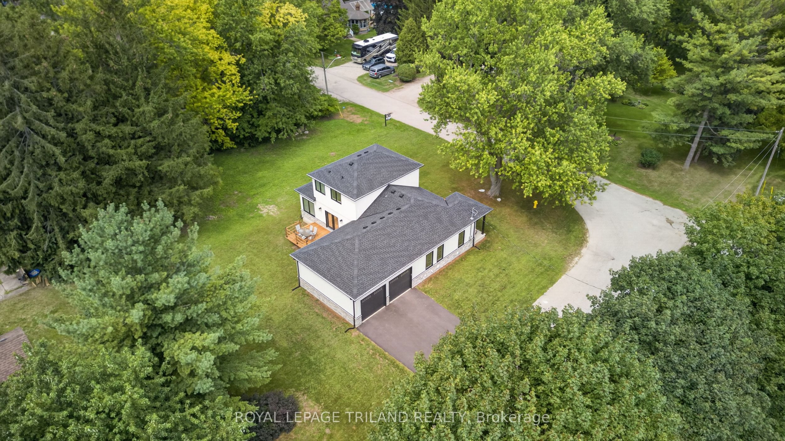 4397 Mill Crescent, North Middlesex, ON N0M 1A0 photo 4
