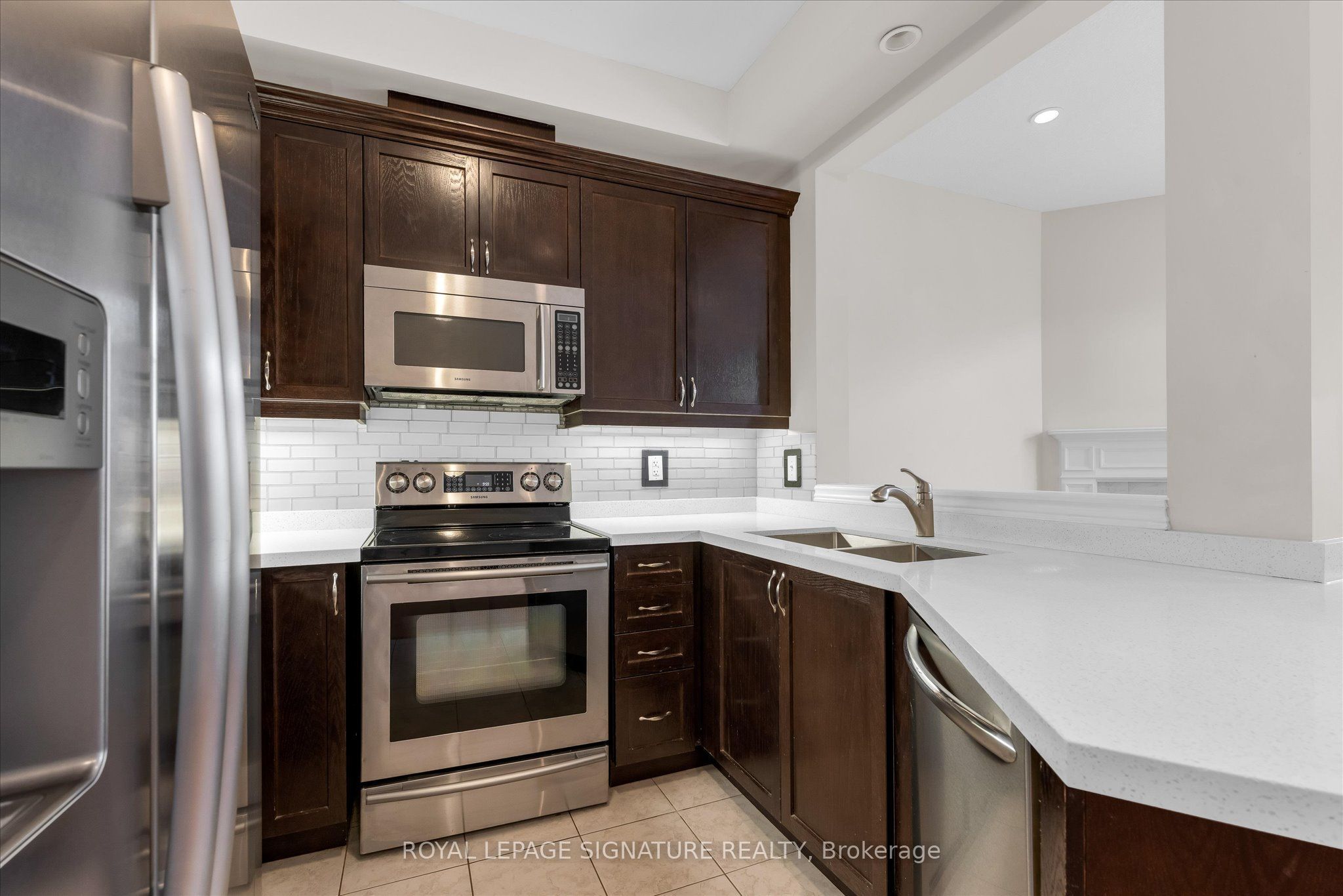 33 Brownview Drive, Hamilton, ON L8B 0L4 photo 4