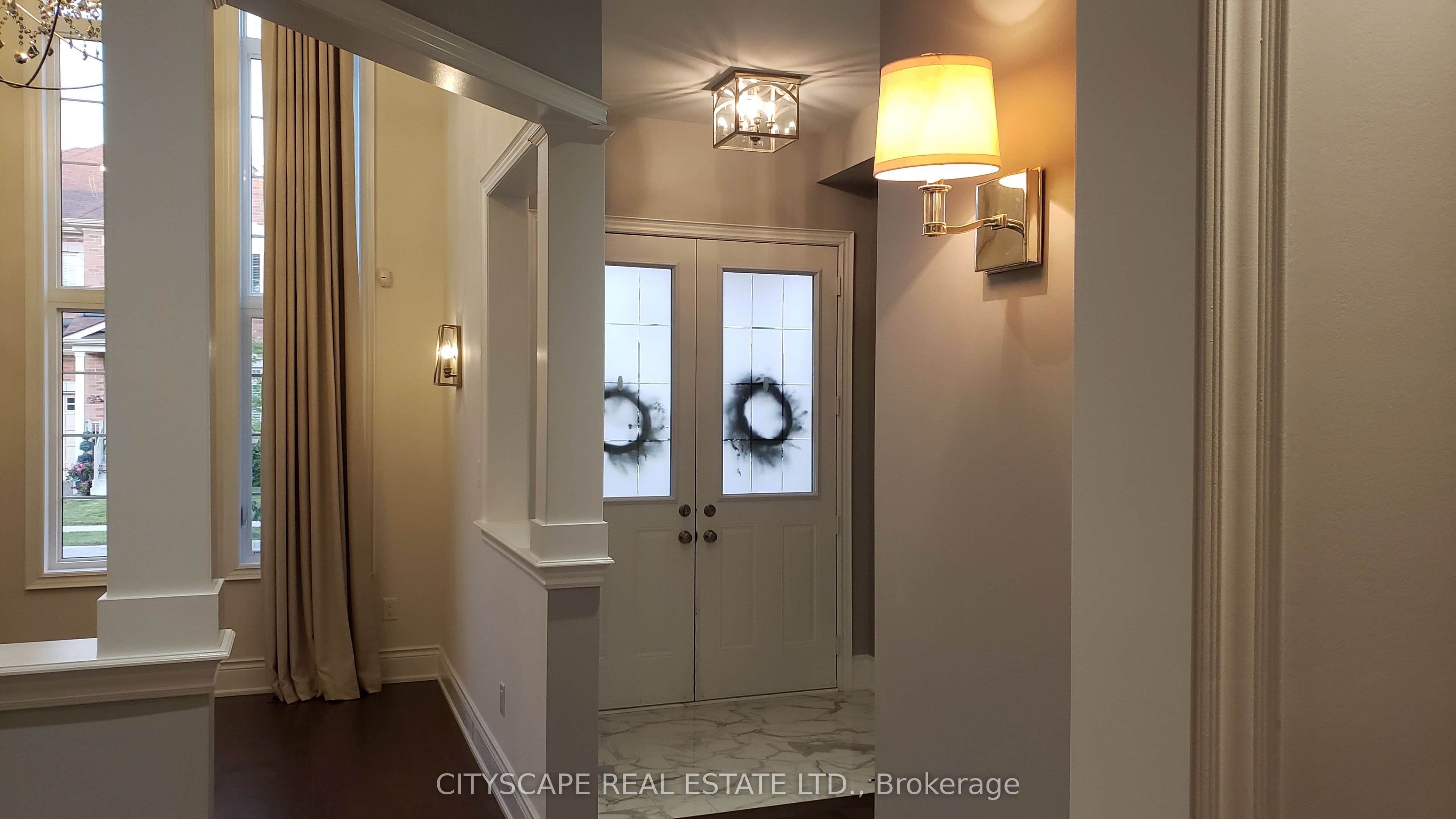56 Golden Hawk Drive, Hamilton, ON L8B 1W9 photo 5
