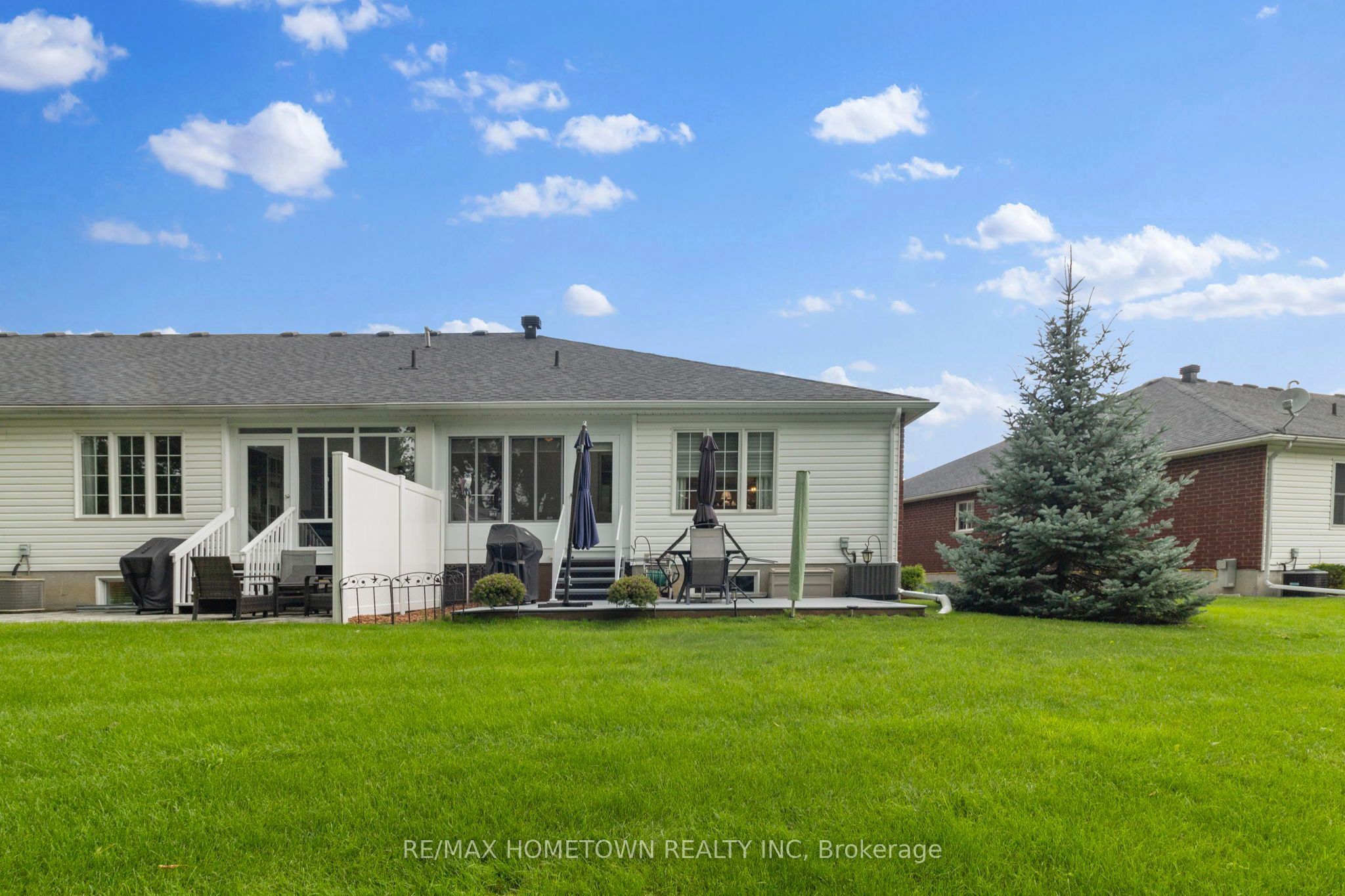 141 Steacy Gardens, Brockville, ON K6V 7A6 photo 3