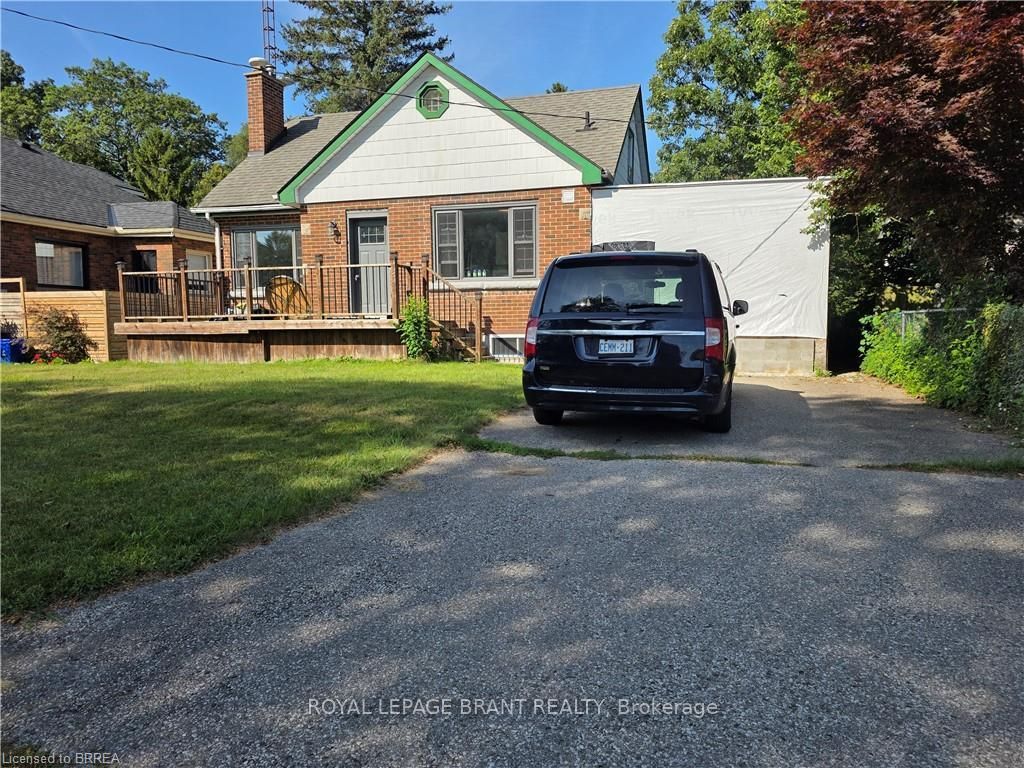32 Forest Road, Brantford, ON N3S 6W2