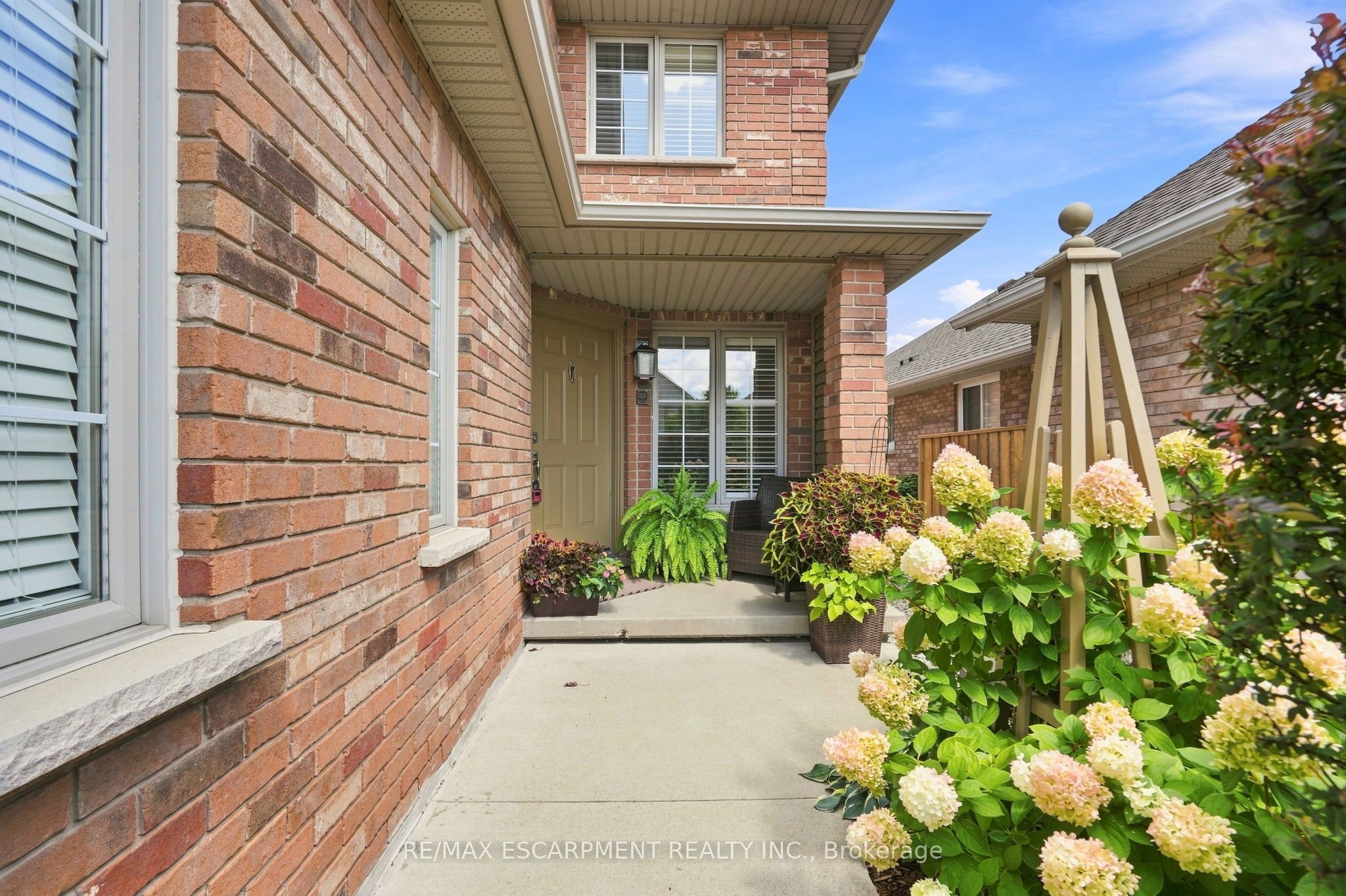 64 Redfern Avenue, Hamilton, ON L9C 7S4 photo 3