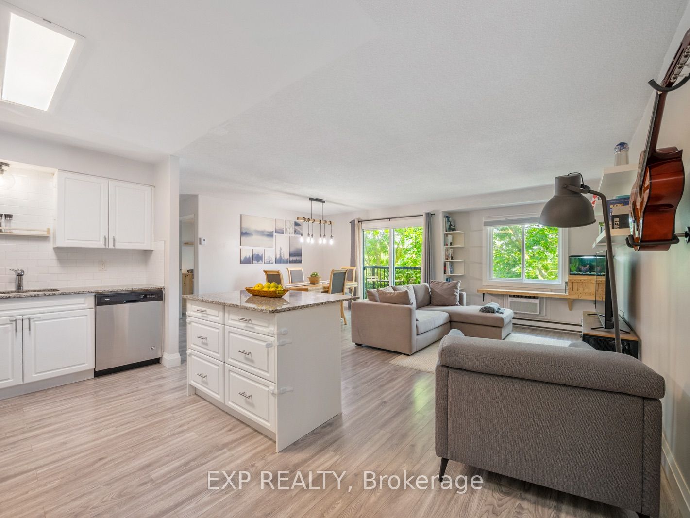 276 Eiwo Court 301, Waterloo, ON N2K 3M6