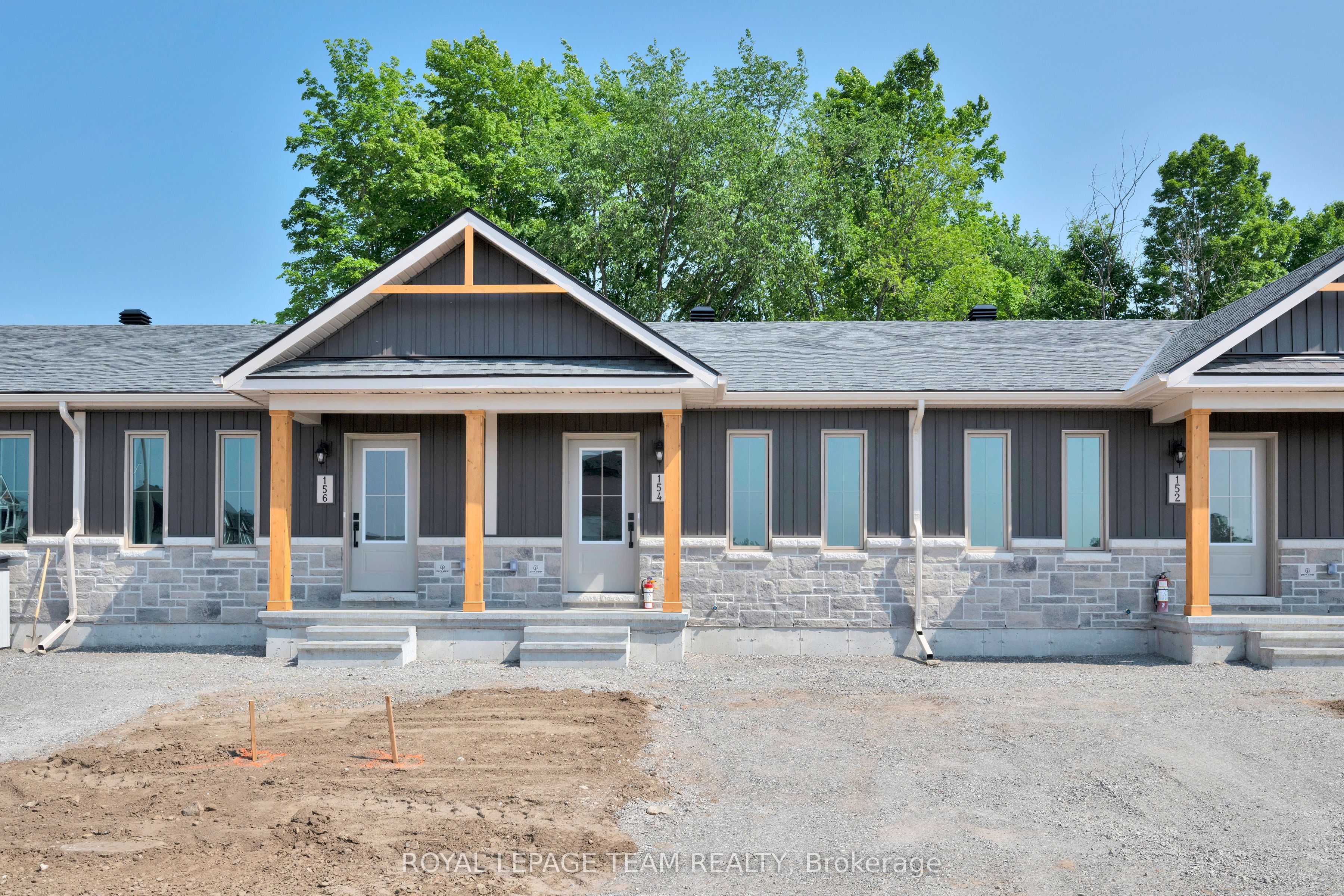 142 Doctor Agnes Craine Drive, Smiths Falls, ON K7A 0A5
