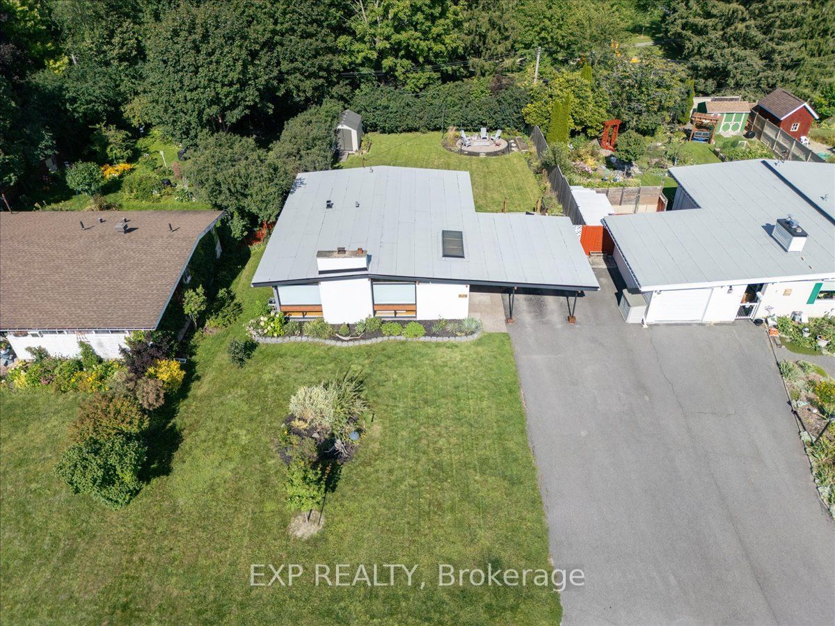 5 Beliveau Street, Cityview - Parkwoods Hills - Rideau Shore, ON K2E 5L2 photo 4