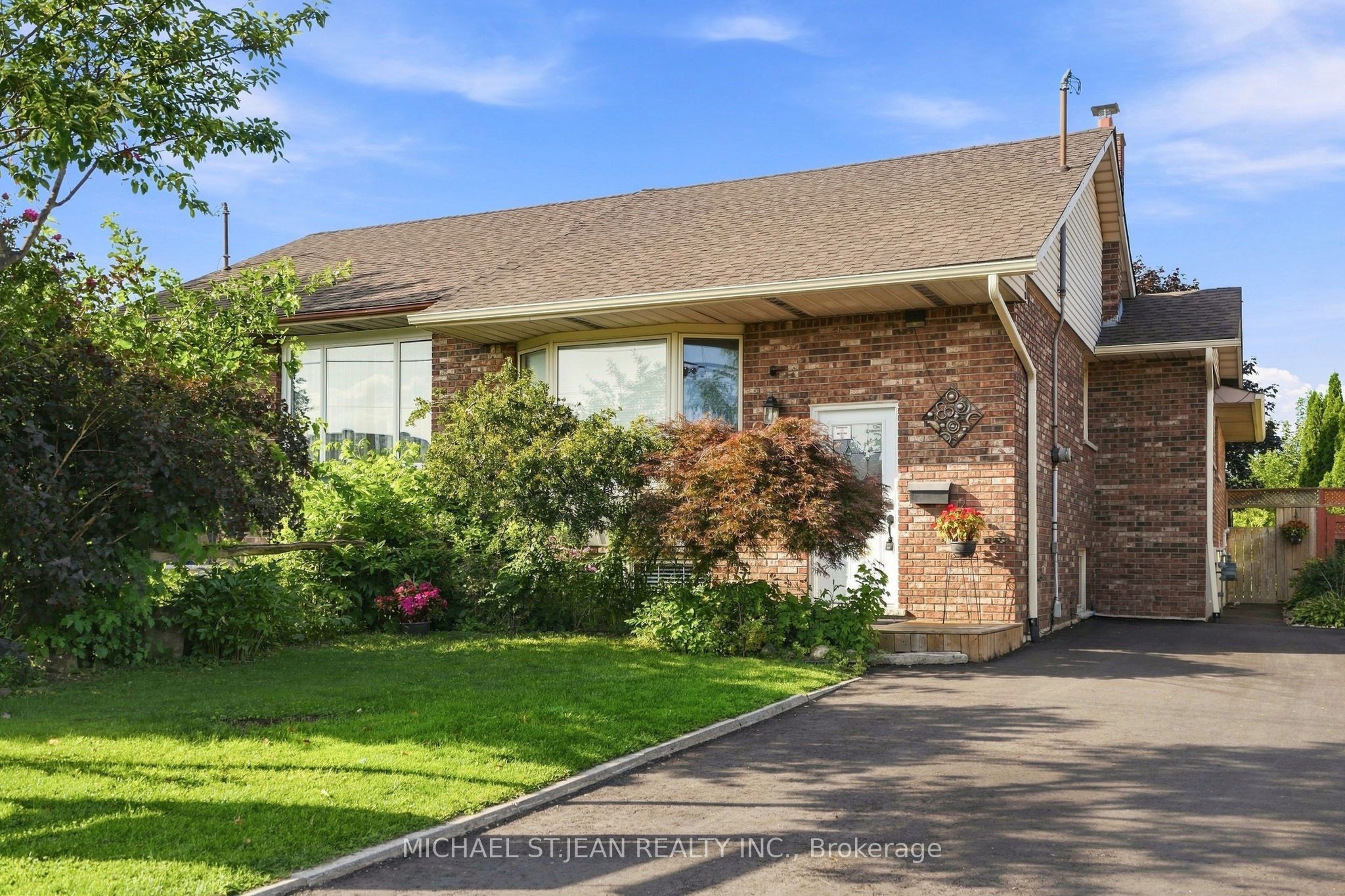 50 Adis Avenue, Hamilton, ON L9C 6V3 photo 2