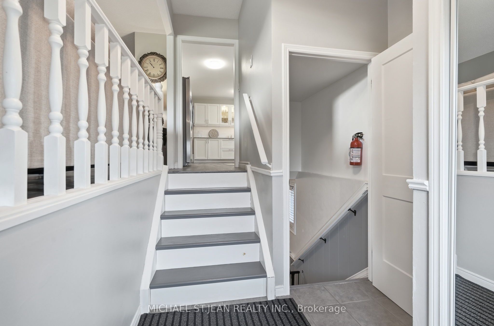 50 Adis Avenue, Hamilton, ON L9C 6V3 photo 5