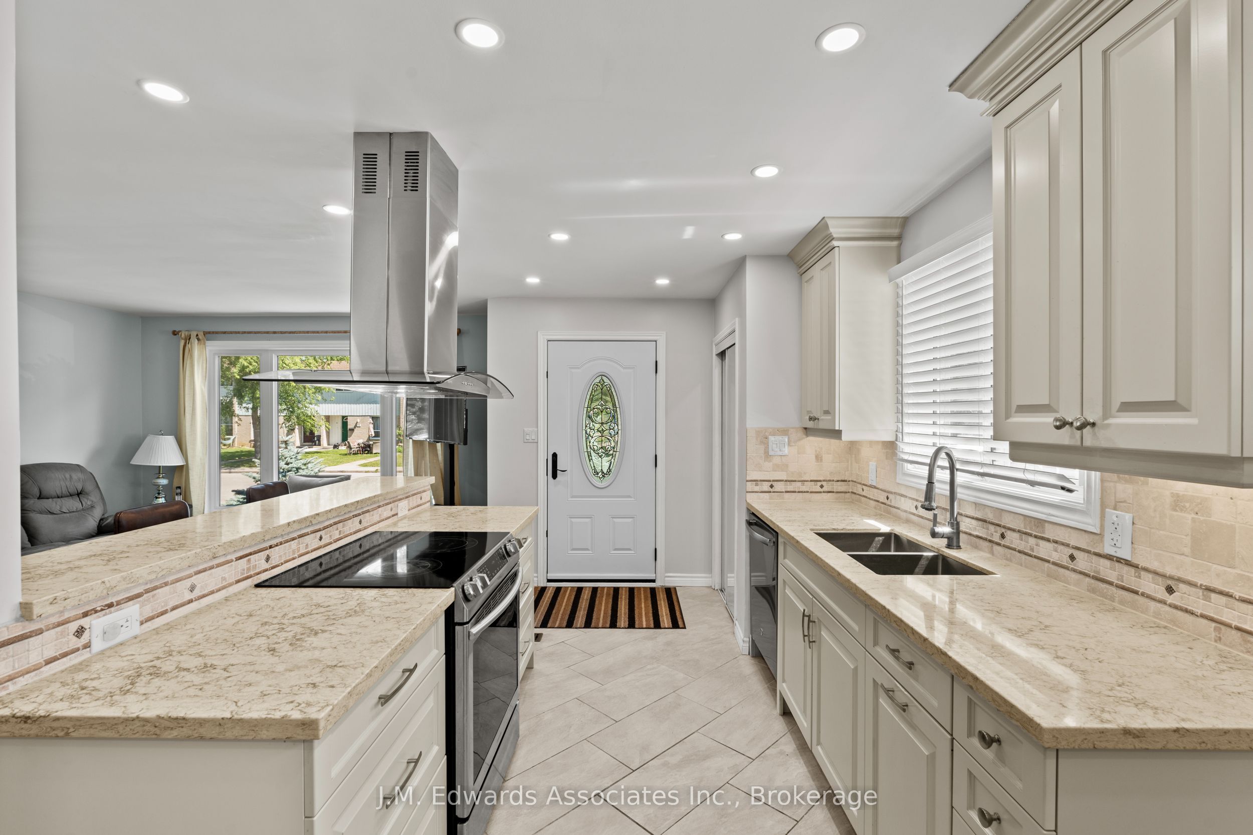 265 Bonaventure Drive, Hamilton, ON L9C 7B2 photo 4