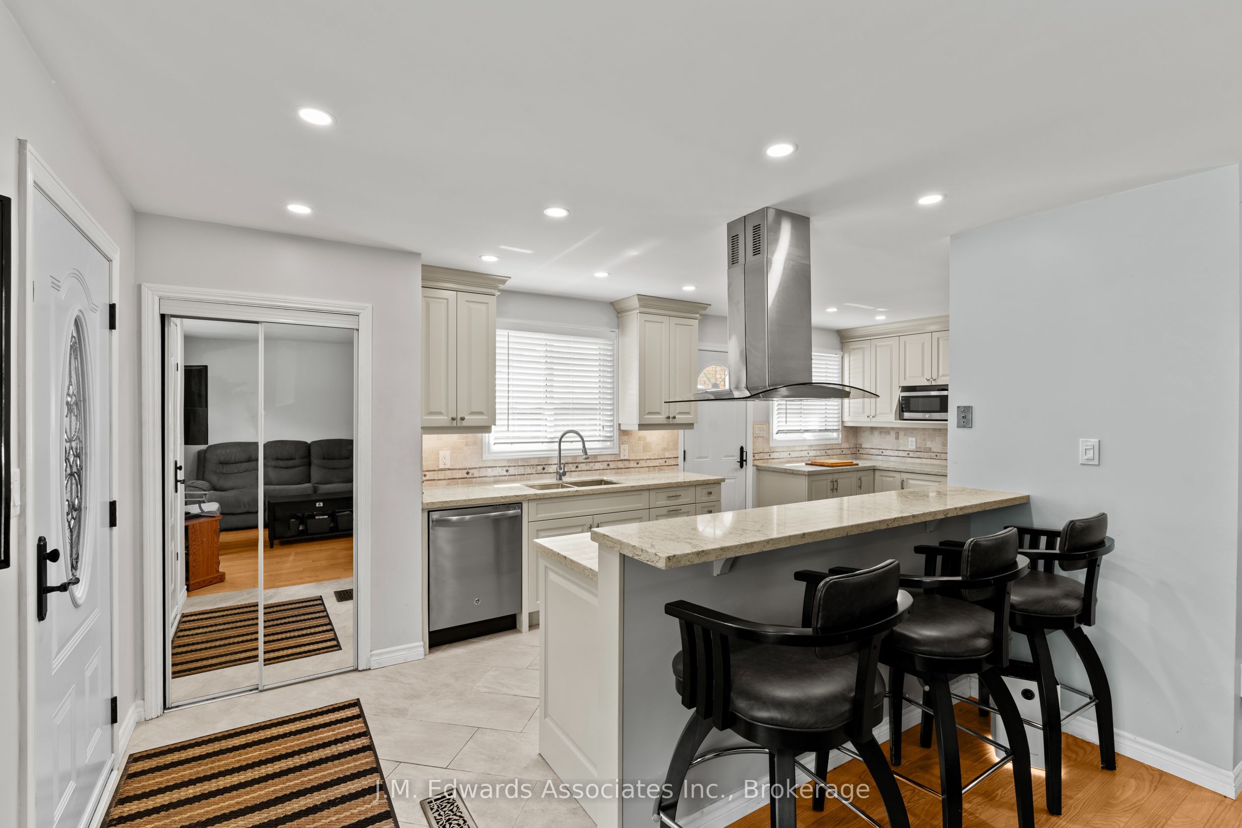 265 Bonaventure Drive, Hamilton, ON L9C 7B2 photo 5