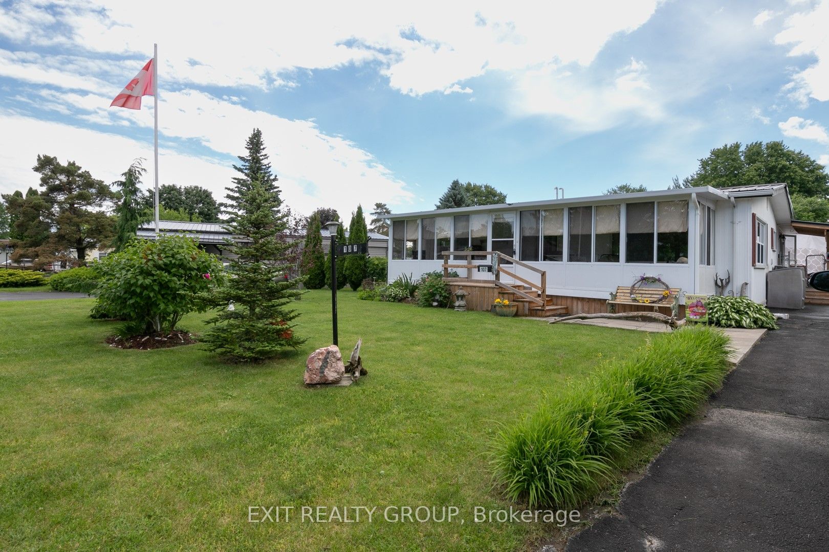 107 Eastview Boulevard, Quinte West, ON K8N 4Z3 photo 2
