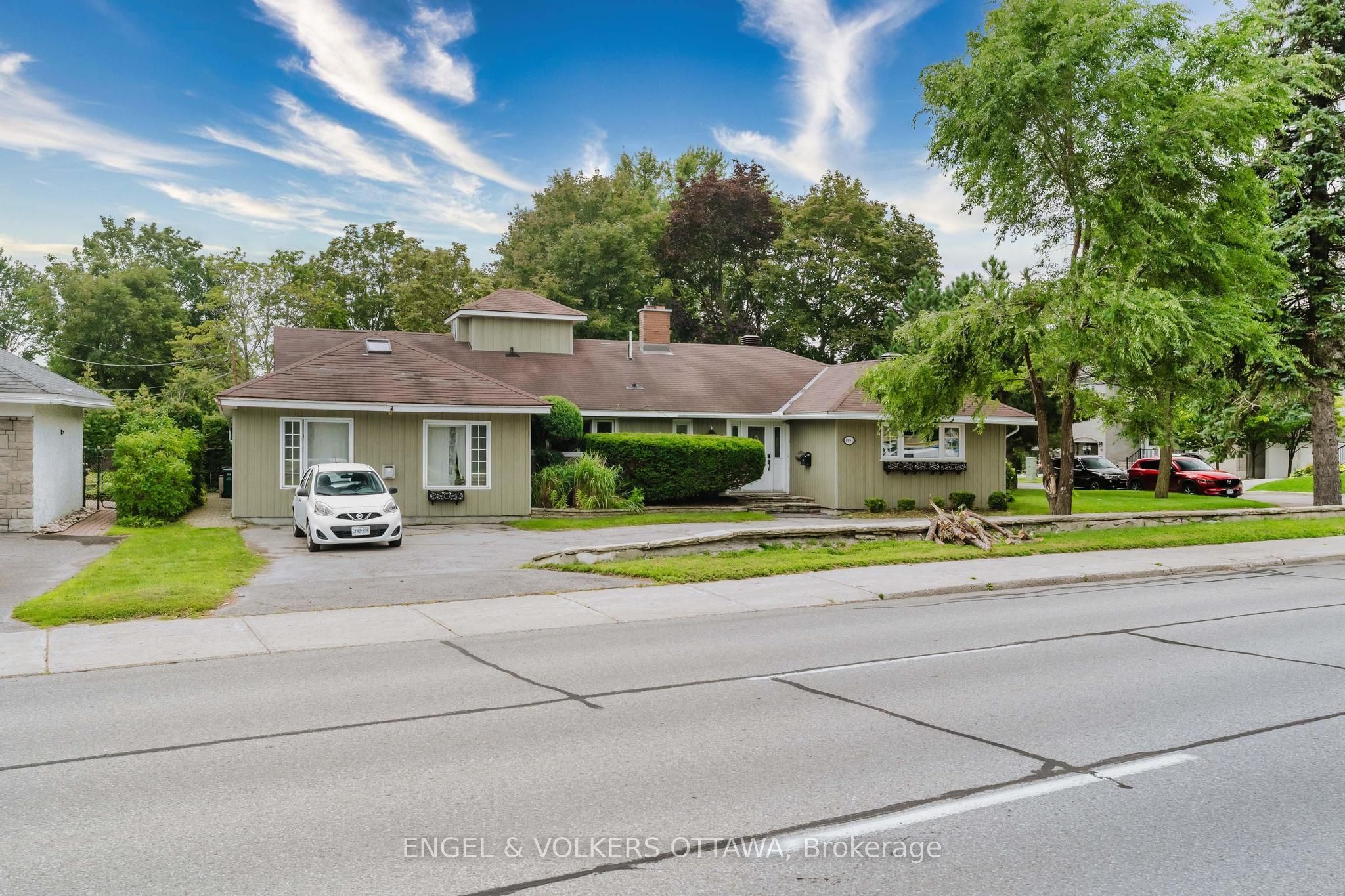 1994 Carling Avenue, McKellar Heights - Glabar Park and Area, ON K2A 1G1 photo 2