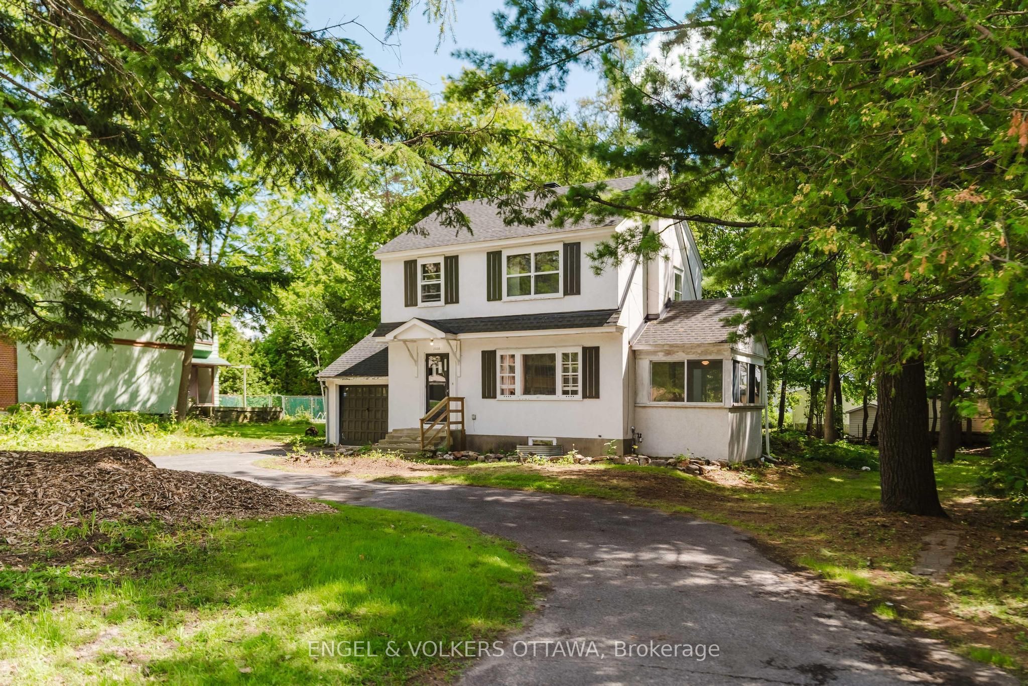 2028 Carling Avenue, McKellar Heights - Glabar Park and Area, ON K2A 1G2 photo 3