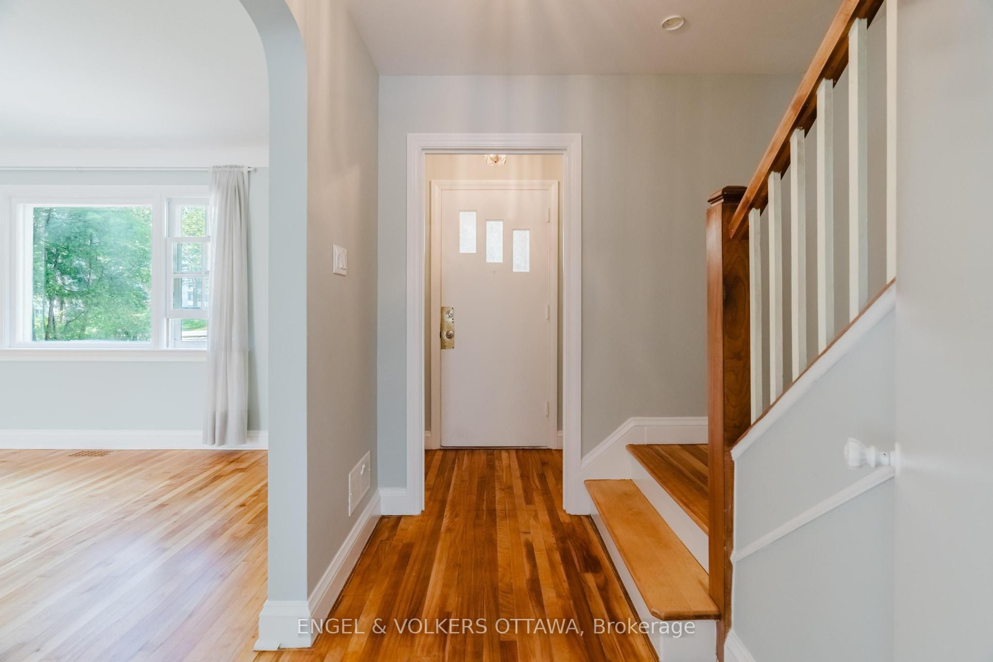 2028 Carling Avenue, McKellar Heights - Glabar Park and Area, ON K2A 1G2 photo 5