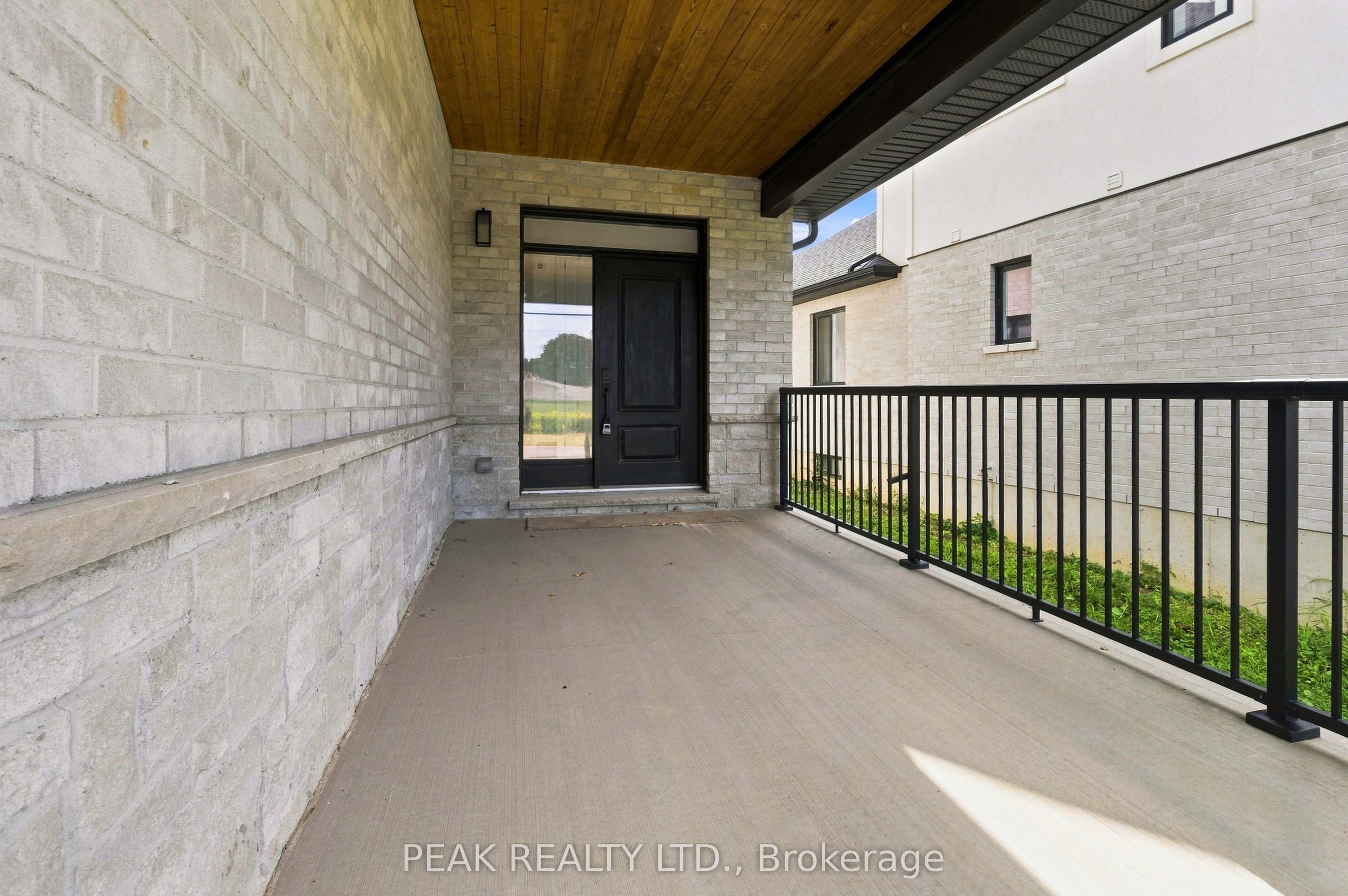 232 Mount Pleasant Street, Brantford, ON N3T 1V1 photo 2