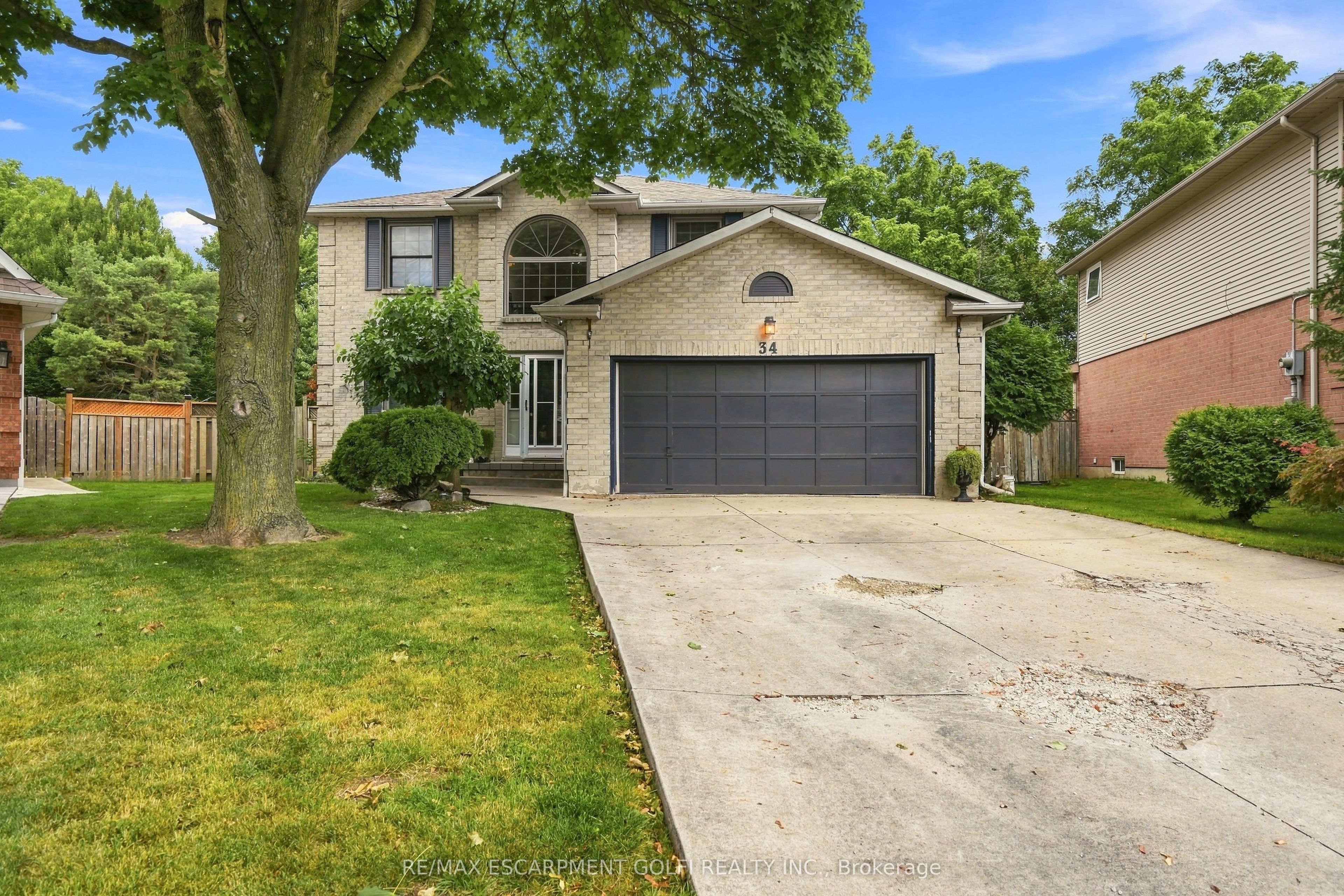 34 Lisajane Crescent, Hamilton, ON L9B 2N6 photo 2