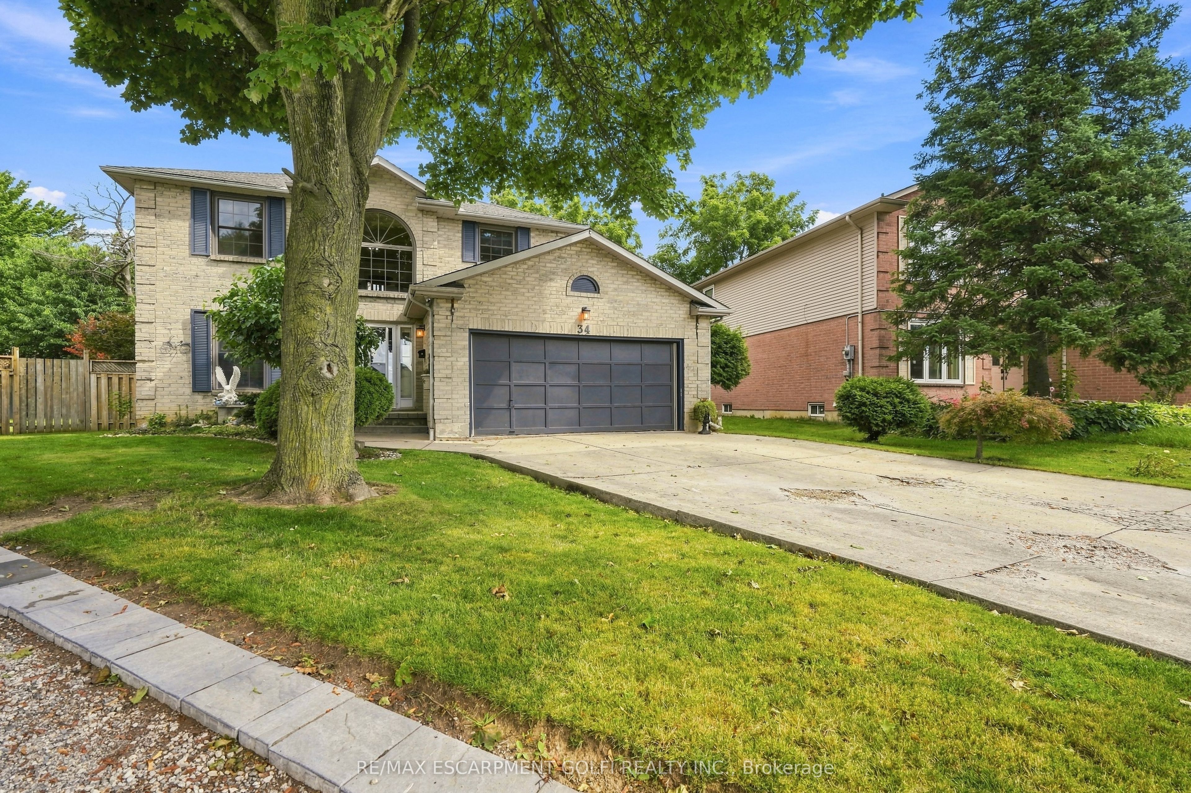 34 Lisajane Crescent, Hamilton, ON L9B 2N6 photo 3