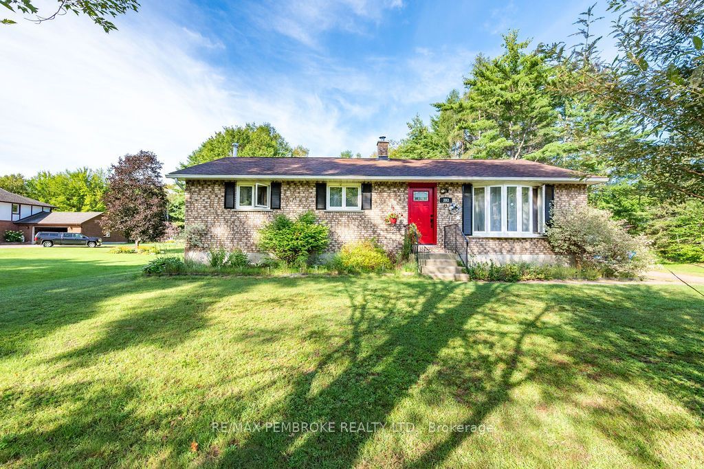 393 Biggs Road, Laurentian Valley, ON K8A 6W7