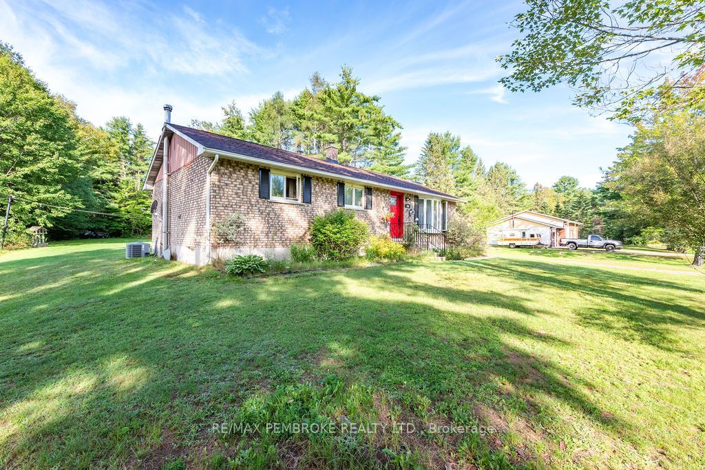 393 Biggs Road, Laurentian Valley, ON K8A 6W7 photo 3