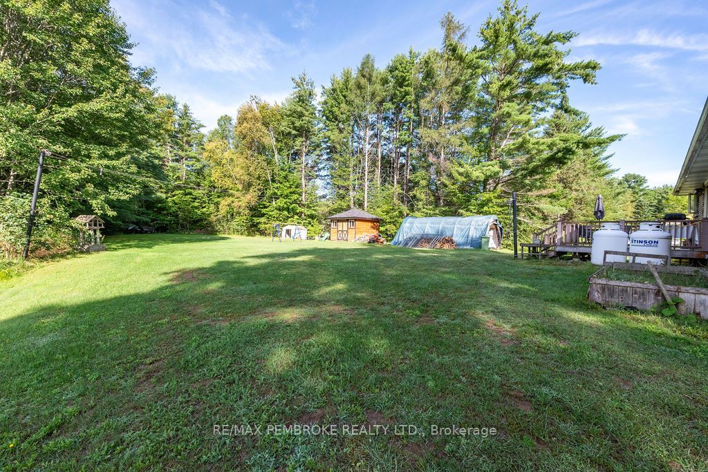 393 Biggs Road, Laurentian Valley, ON K8A 6W7 photo 4