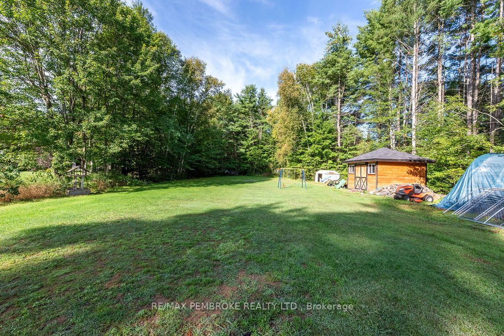 393 Biggs Road, Laurentian Valley, ON K8A 6W7 photo 5
